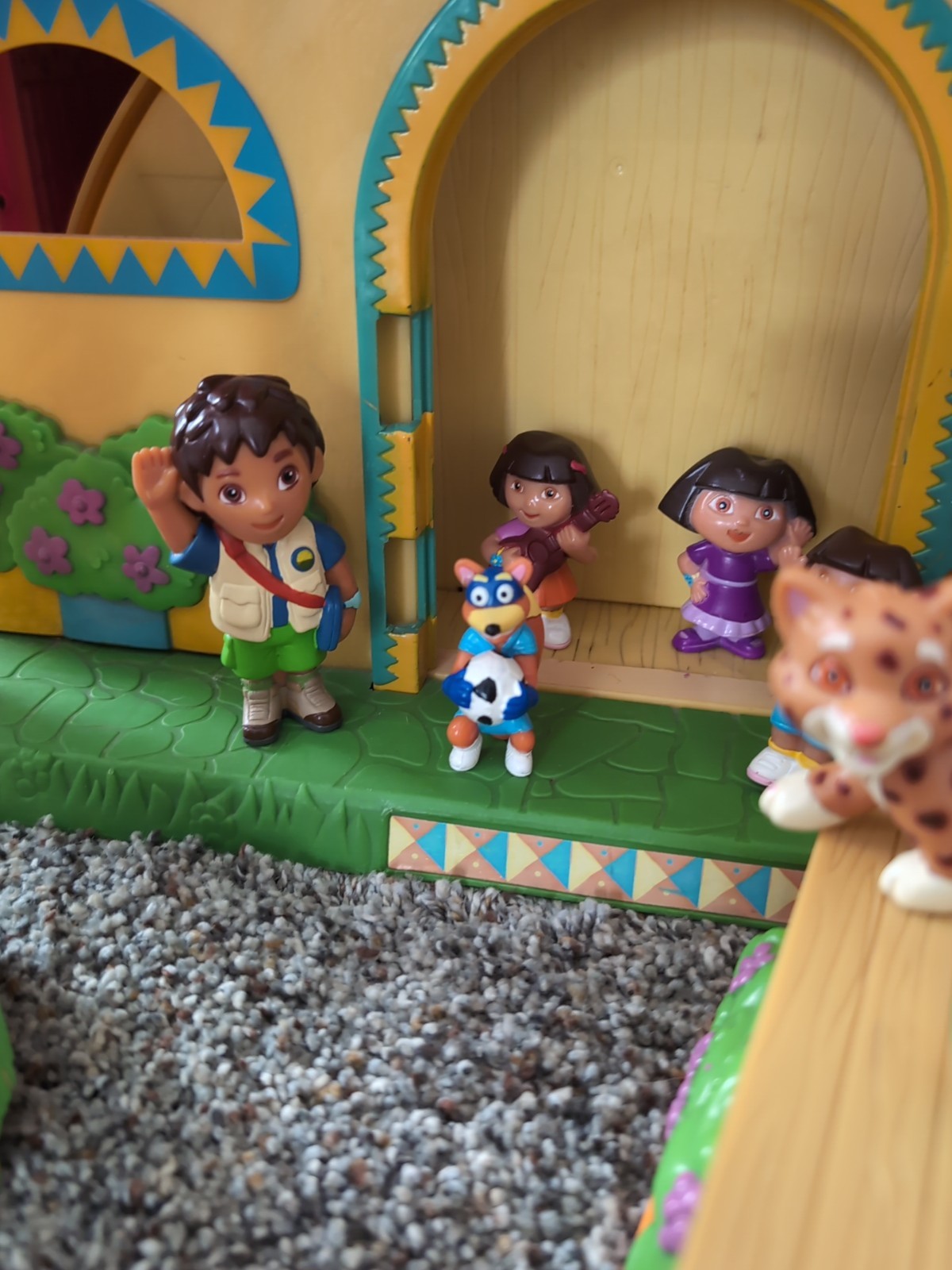 Dora the Explorer Talking House, Pool, Greenhouse, Figures & Accessories WORKS
