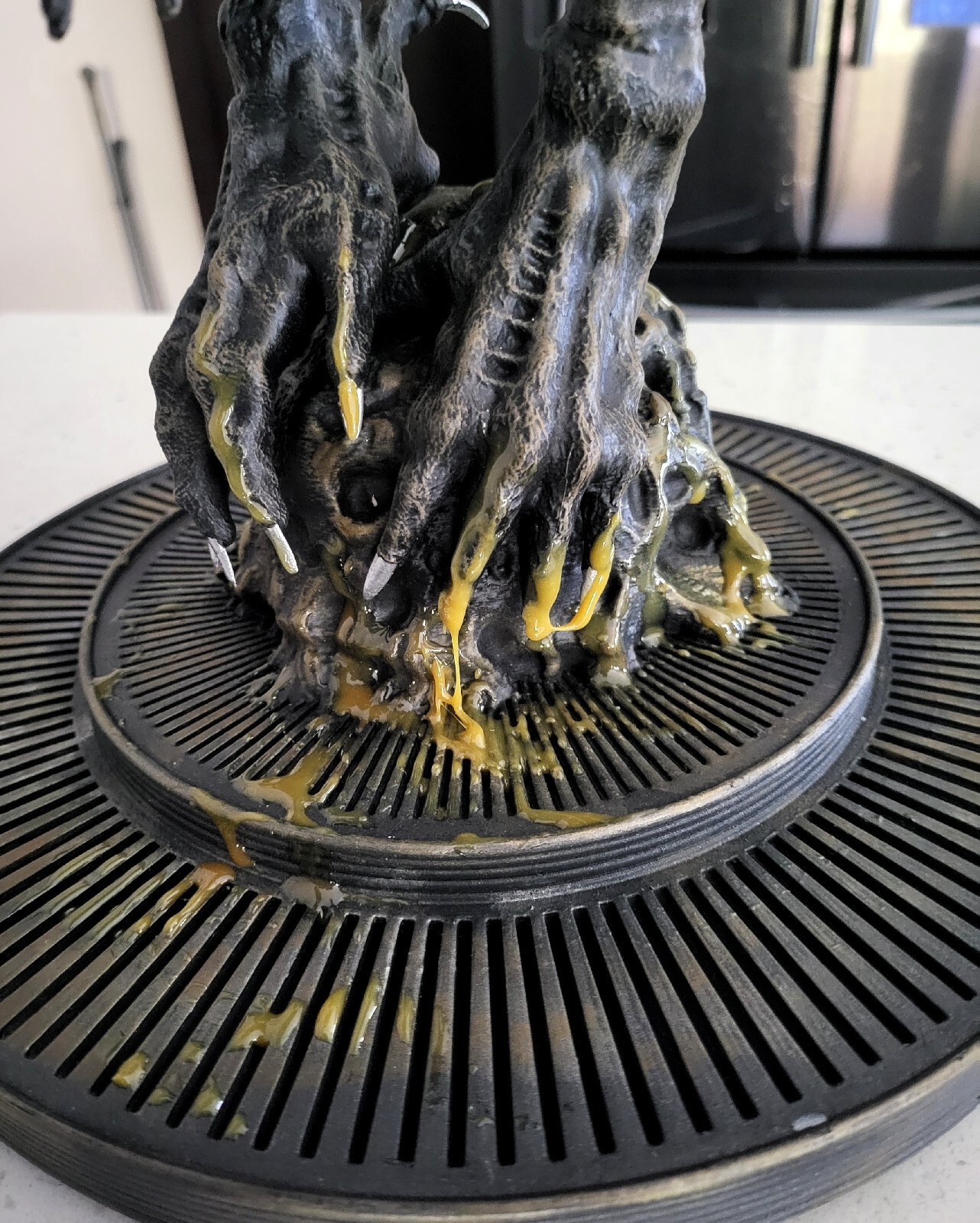 ALIEN WARRIOR MAQUETTE CUSTOM STATUE 24 INCHES TALL PREDATOR + SIDESHOW BOOK