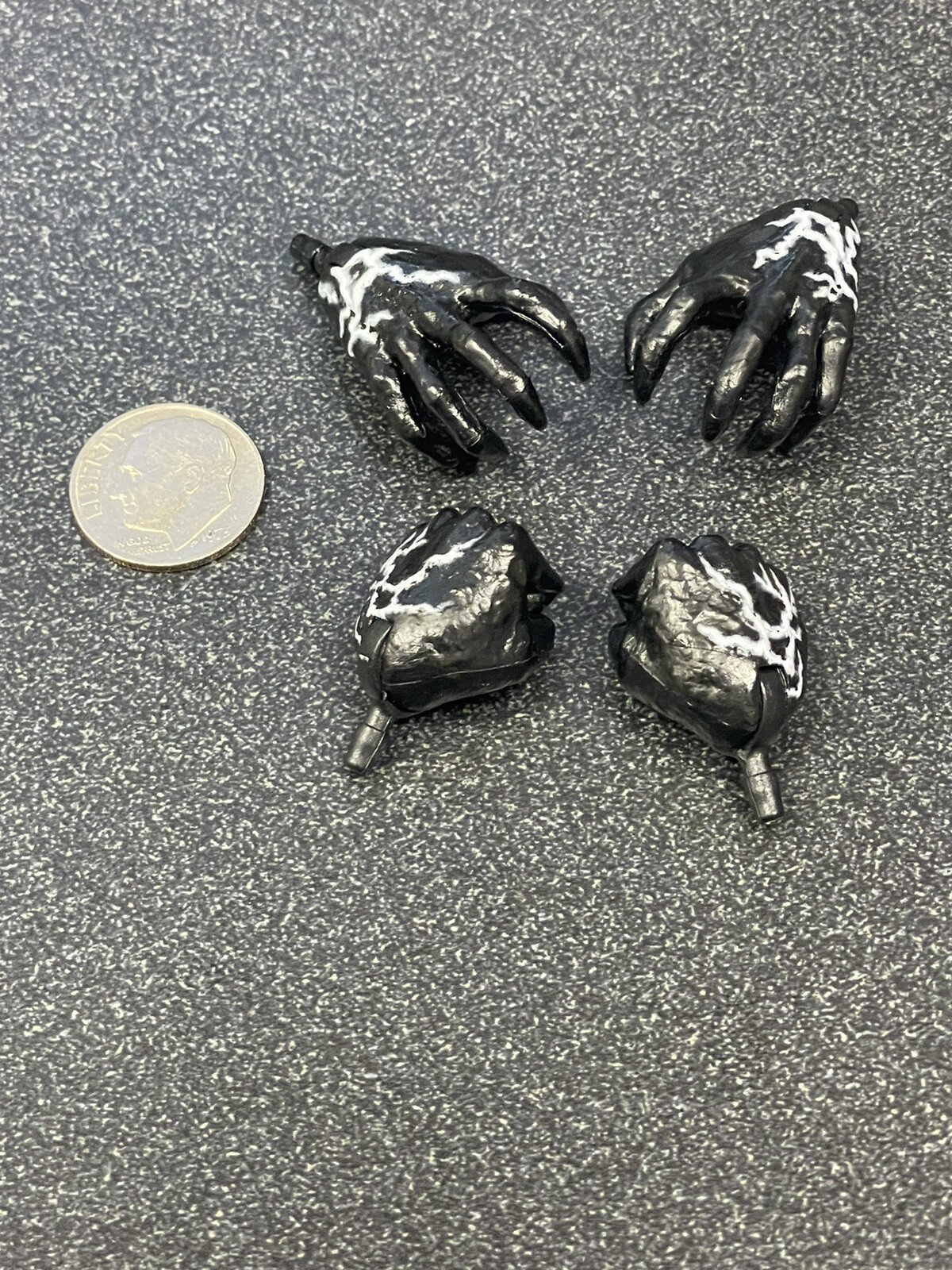 Marvel Legends 6&Prime; Scale (VENOM) (HANDS ONLY) FIGURE Sony MINT (TWO PAIRS)