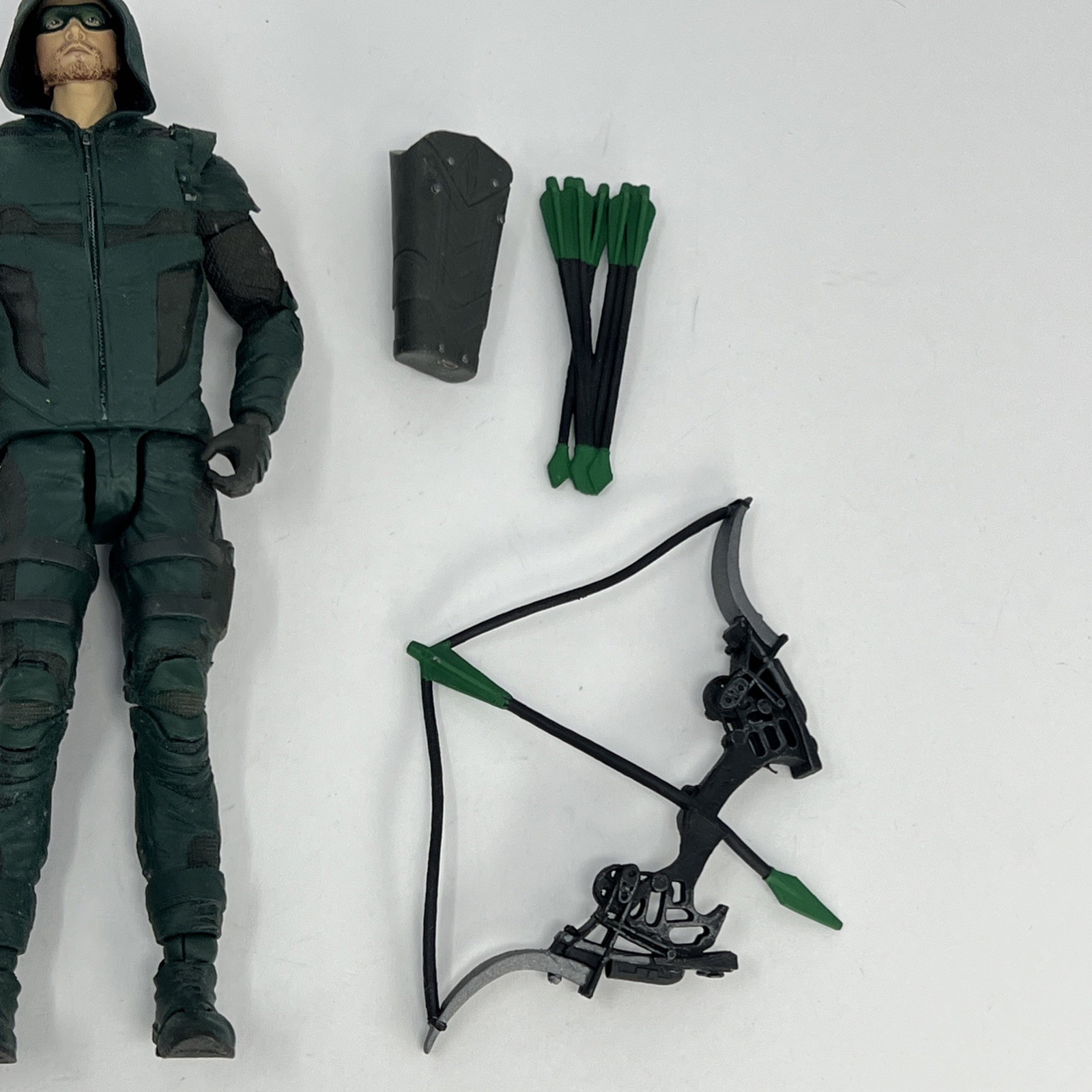 McFarlane DC Multiverse Green Arrow CW TV Series Action Figure w/ Accessories