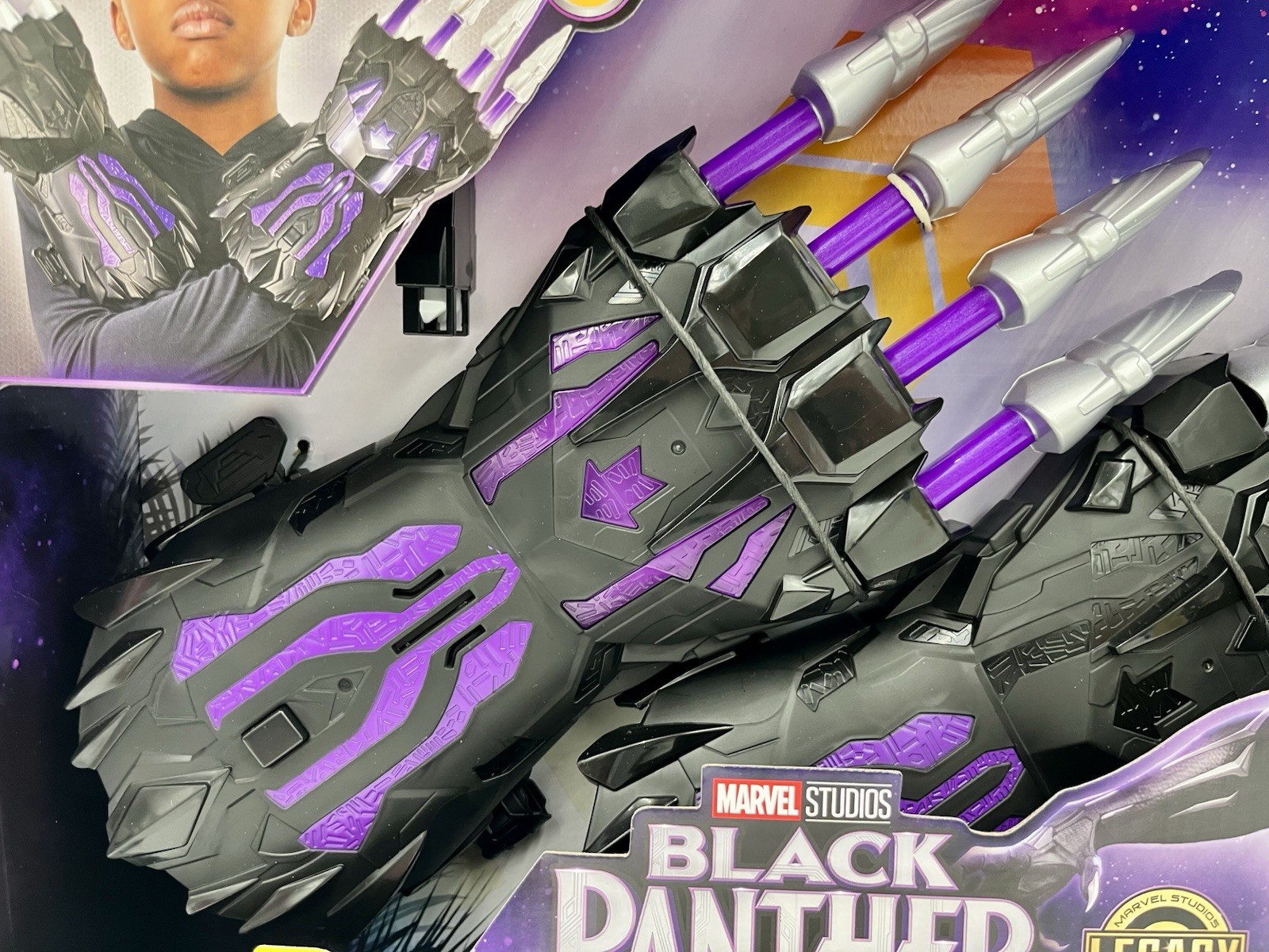 Marvel Studios Black Panther Legacy Collection Wakanda Light-Up Battle FX Claws