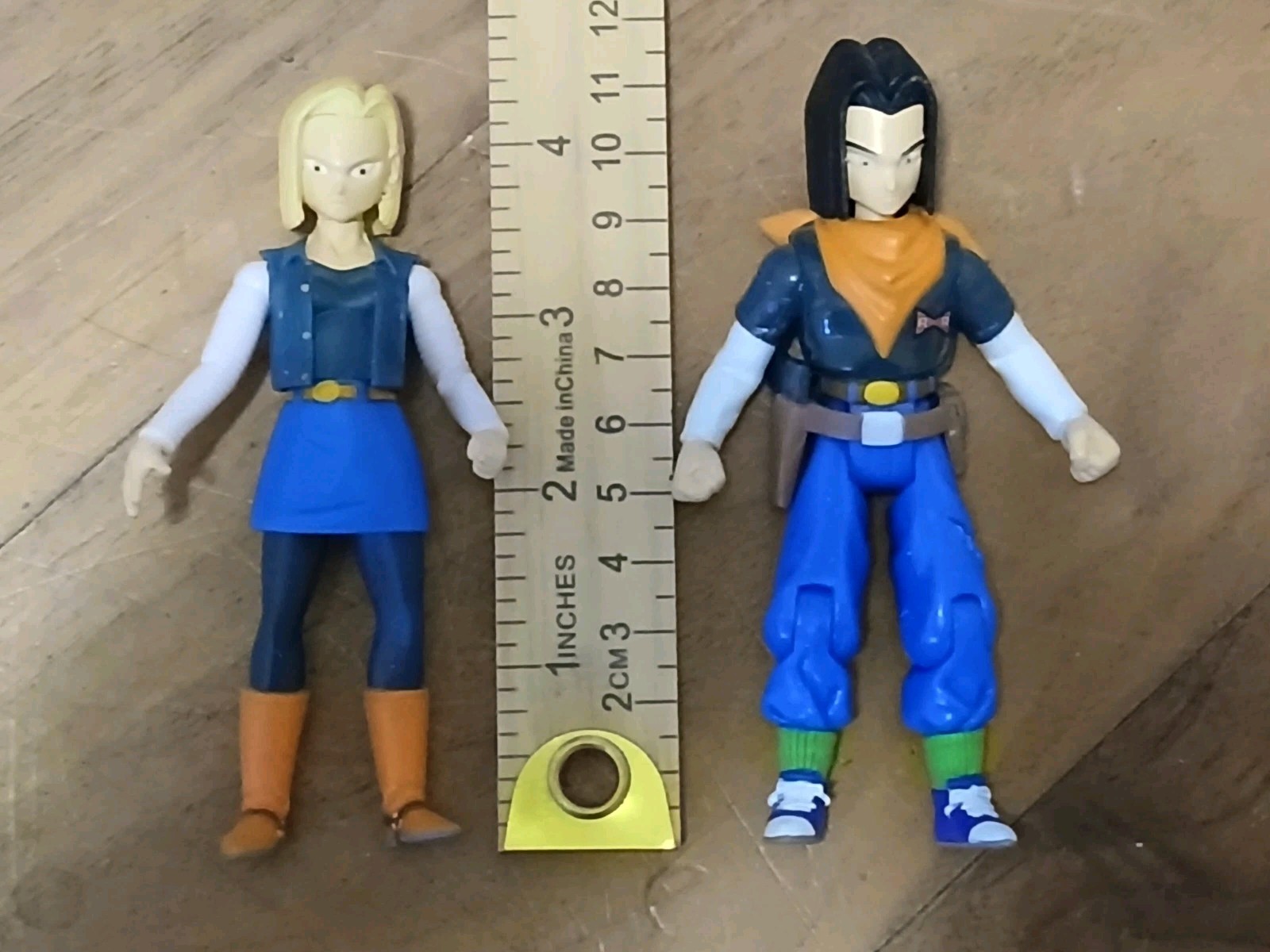 2 Vintage Dragon Ball Z Figures Andriod 17 Android 18 Series 4 DBZ Saga 2001