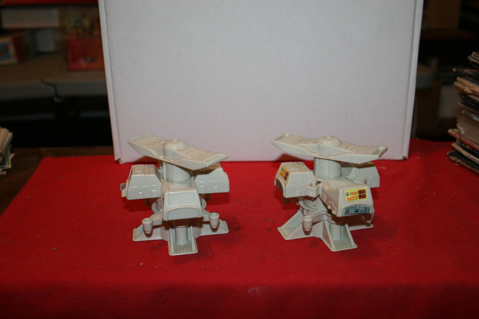 ( 2 ) Star Wars 1982 Kenner Star Wars Maintenance Energizer Mini Rig Body!!!