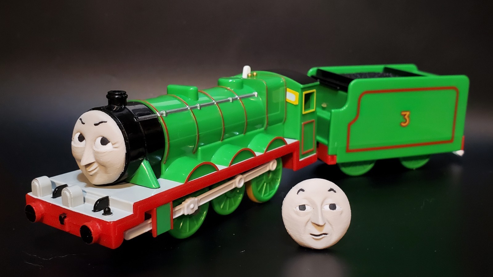 CUSTOM Old Style Plarail HENRY w/ « Classic » Faces – Thomas Trackmaster / TOMY
