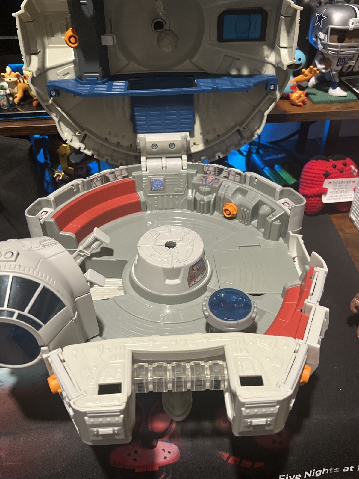 Millennium Falcon Star Wars Hasbro Galactic Heroes Toy