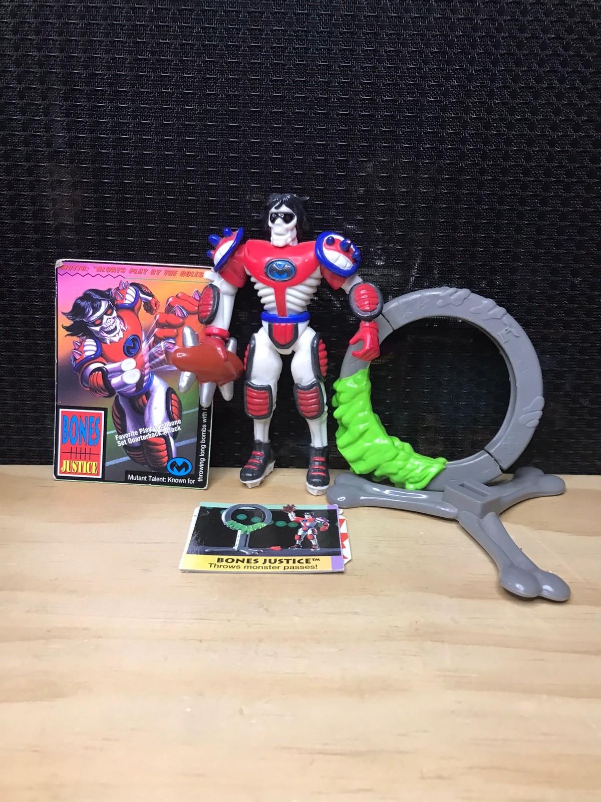 Mutant League Bones Justice Football Action Figure Galoob 1995