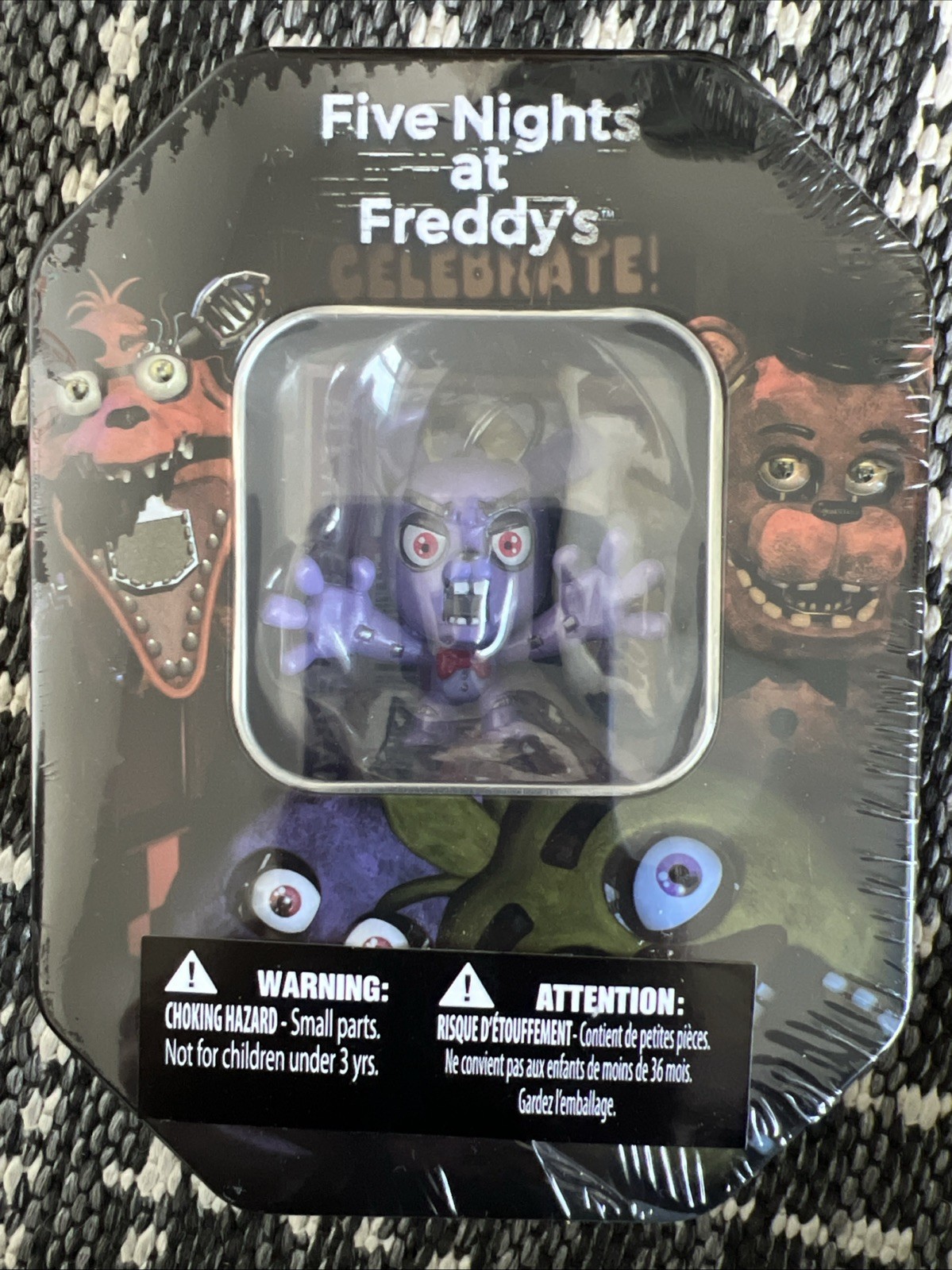 2016 Five Nights At Freddy&rsquo;s « BONNIE » Celebrate Tin Dog Tag Hanger Trading Cards
