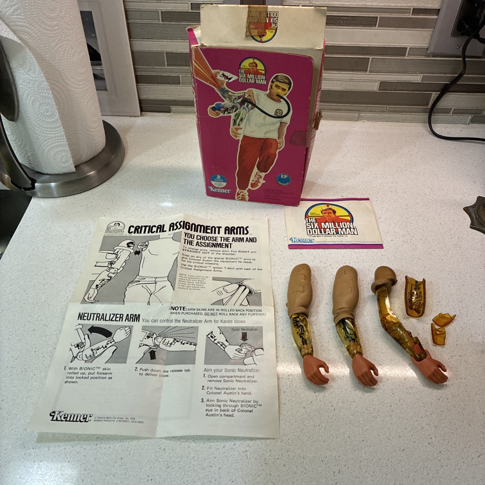 1973 Kenner Bionic Man, Bionic Woman & Maskatron, 2 Outfits, & Critical Arm IP