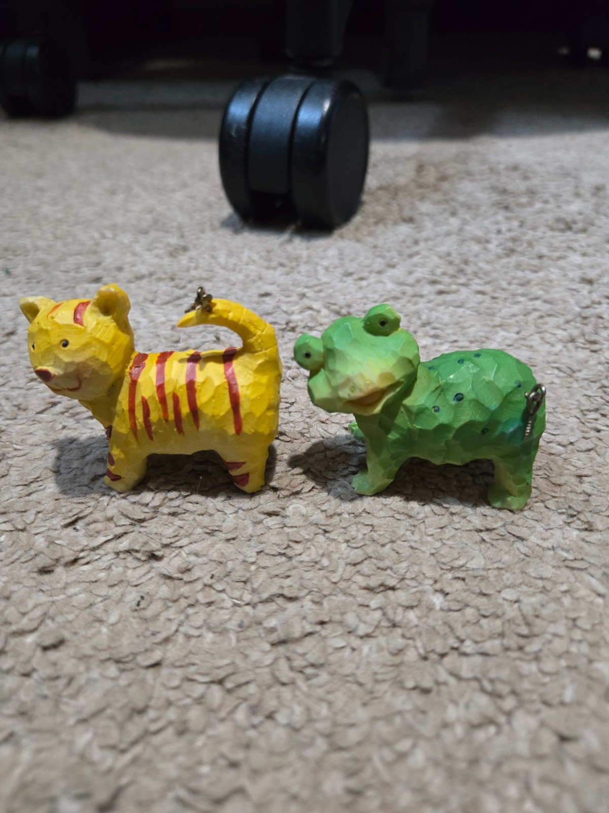 Handcarved Cat and Frog Figure Ornament – 1.5 Inches