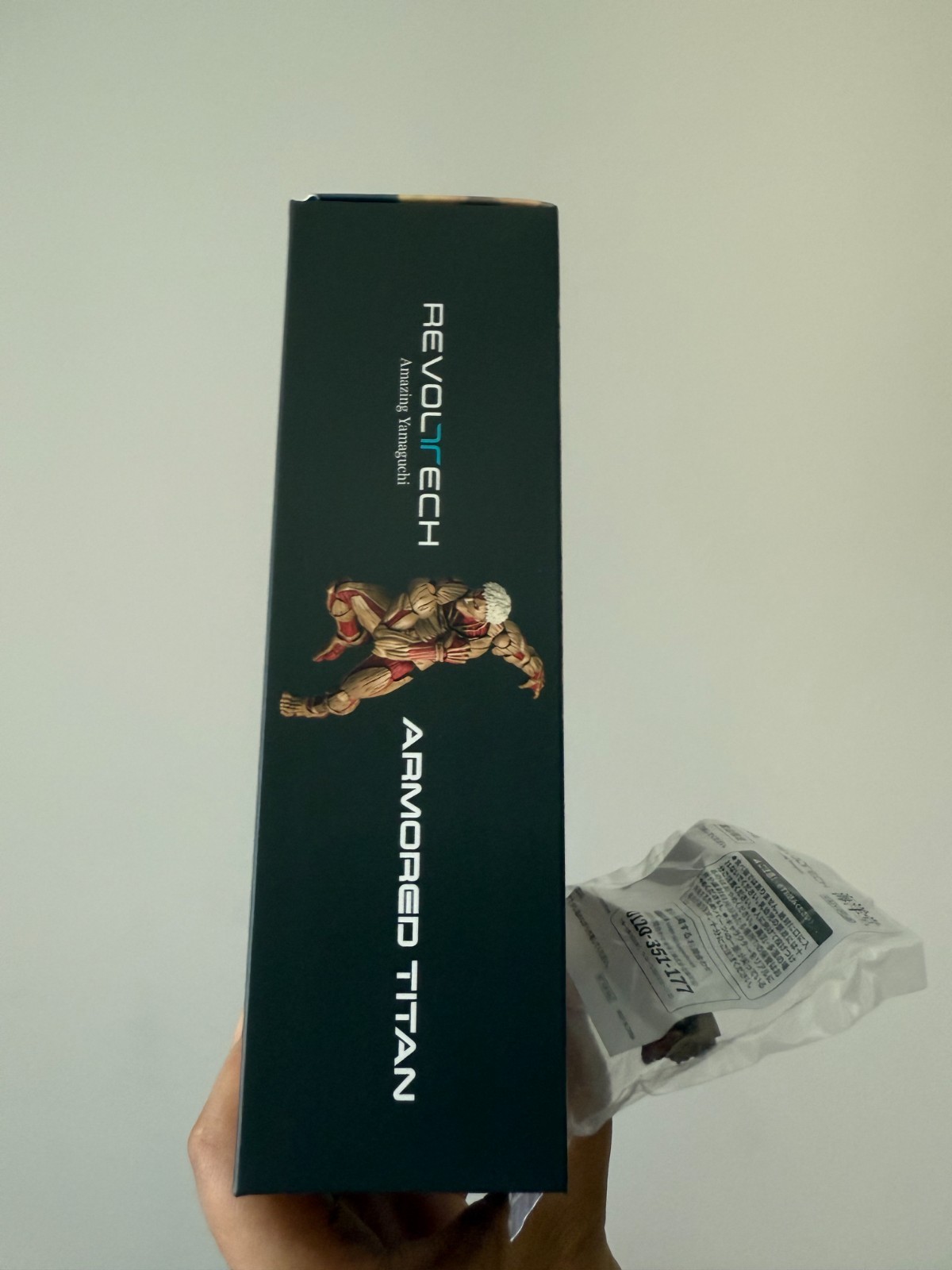 Kaiyodo Revoltech Attack on Titan Armored Titan Action Figure with Bonus Parts