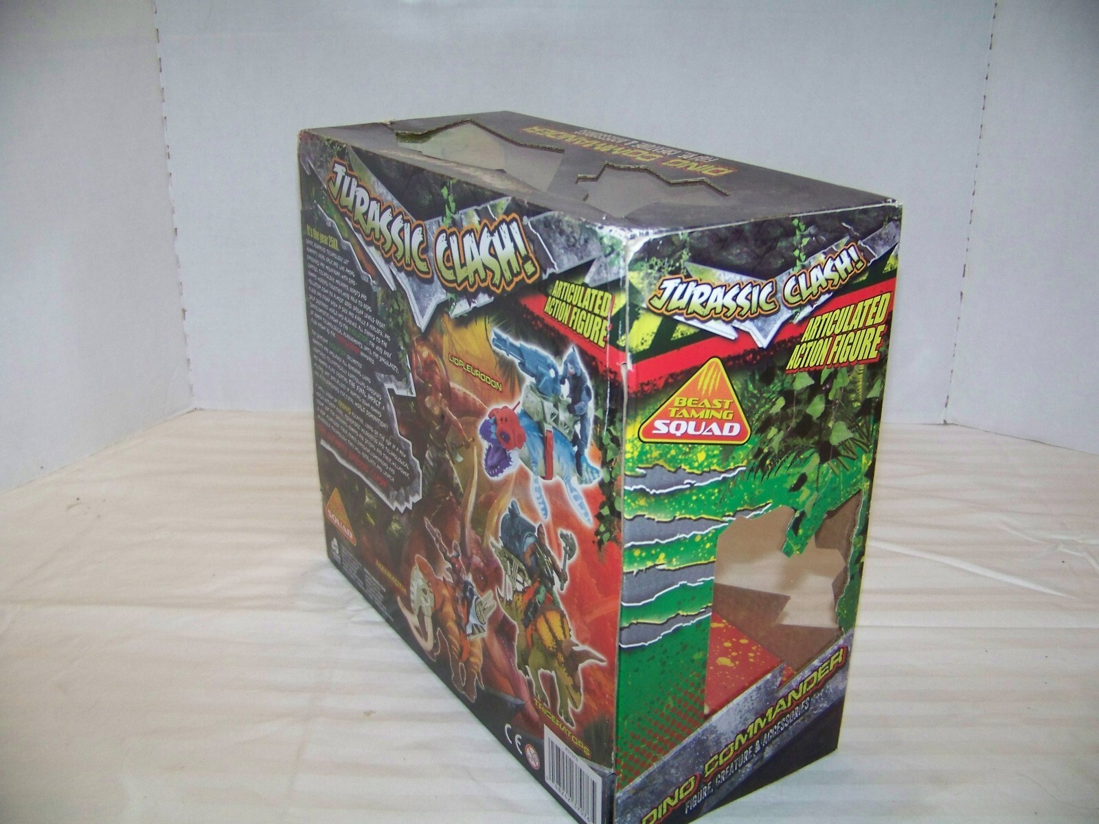 LANARD BEAST TAMING SQUAD JURASSIC CLASH LIOPLEURODON DINO COMMANDER. NEW HTF