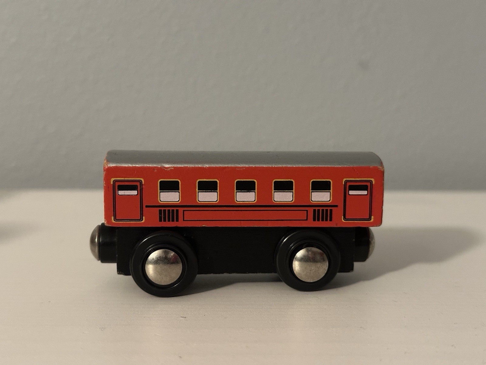Express Coach – Orbrium 2010s Classic Train Coach Car Wagon Rare VTG