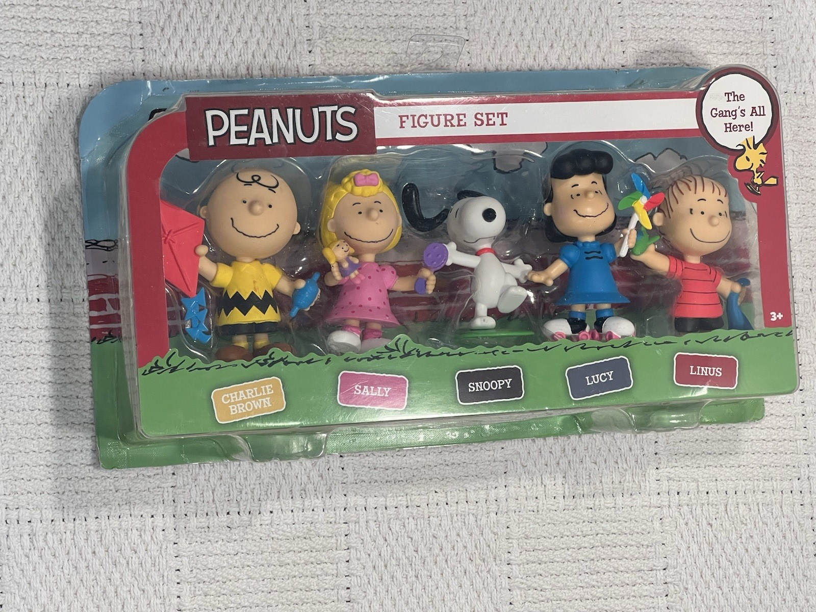 NEW Peanuts Gang 5 Figure Set Just Play 2015 NIB Charlie Brown Snoopy Lucy Linus