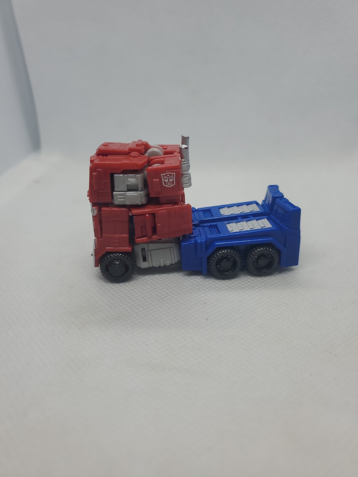 Transformers Kingdom War For Cybertron Optimus Prime Core Class 2020 3.5&Prime; Figure