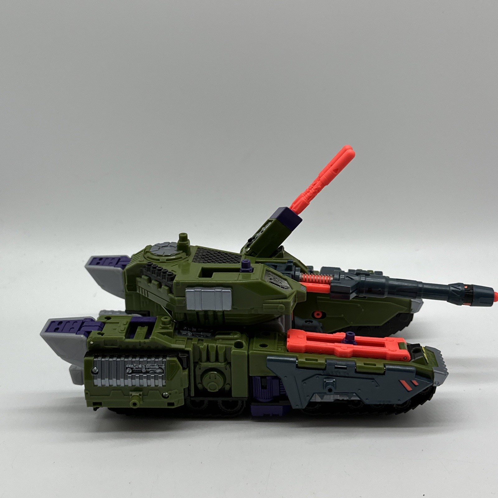Takara Transformers Armada Megatron Tank with Leader-1 Mini-Con Action Figure