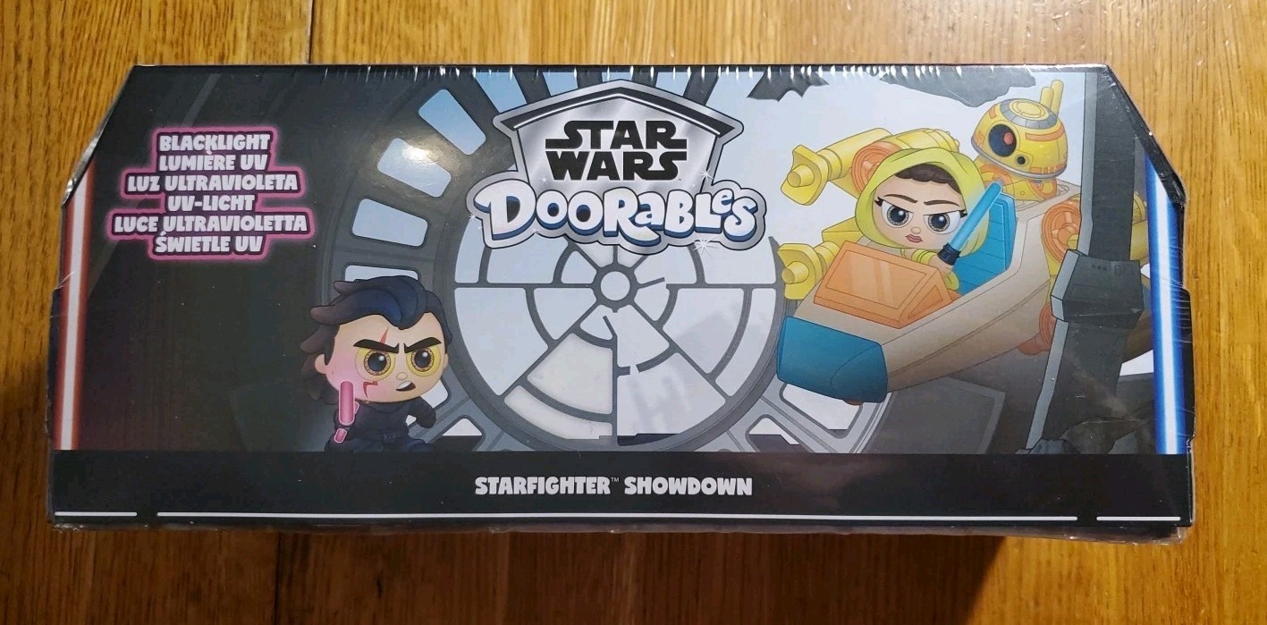 Star Wars Doorables Starfighter Showdown, Collectible 1.5&Prime; Blacklight Figures