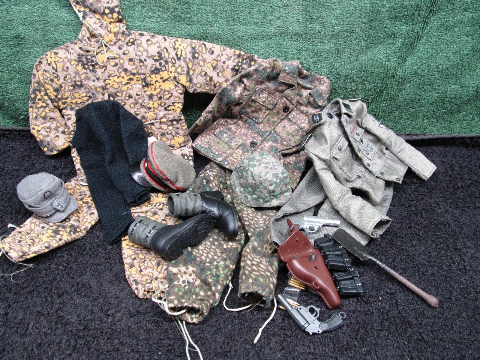 1/6 Scale WWII LOT J German weapons/gear