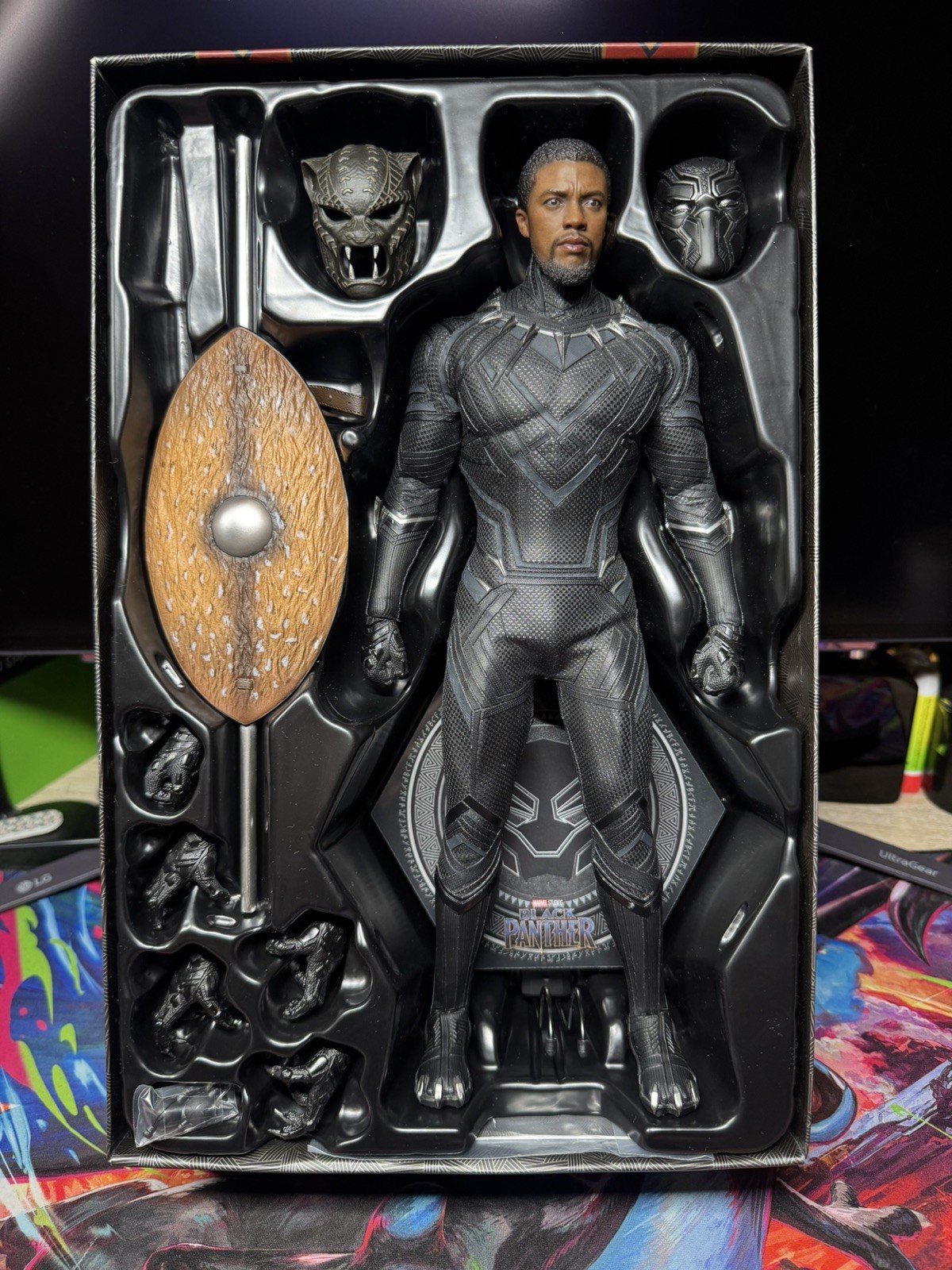 Hot Toys Black Panther (Original Suit) 1/6 Scale Action Figure – MMS671 avengers
