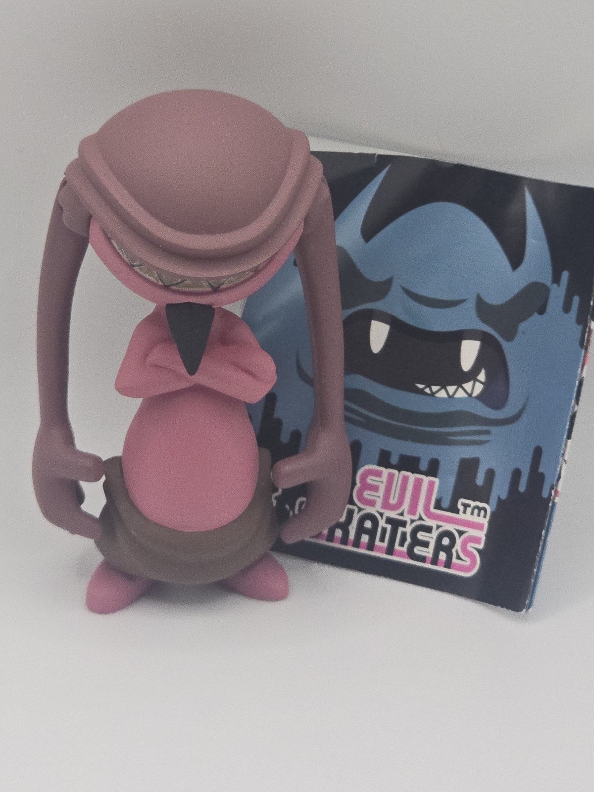 TOUMA KIDROBOT « EVIL SKATERS » FIGURE Limited edition, Collectable Vinyl Open Box
