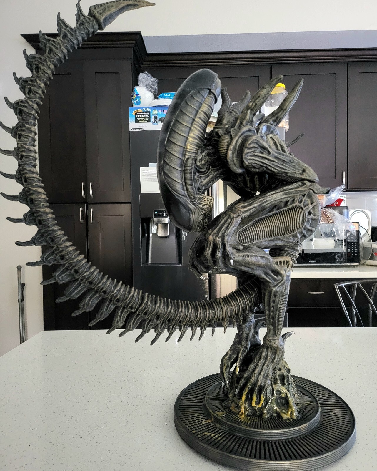ALIEN WARRIOR MAQUETTE CUSTOM STATUE 24 INCHES TALL PREDATOR + SIDESHOW BOOK