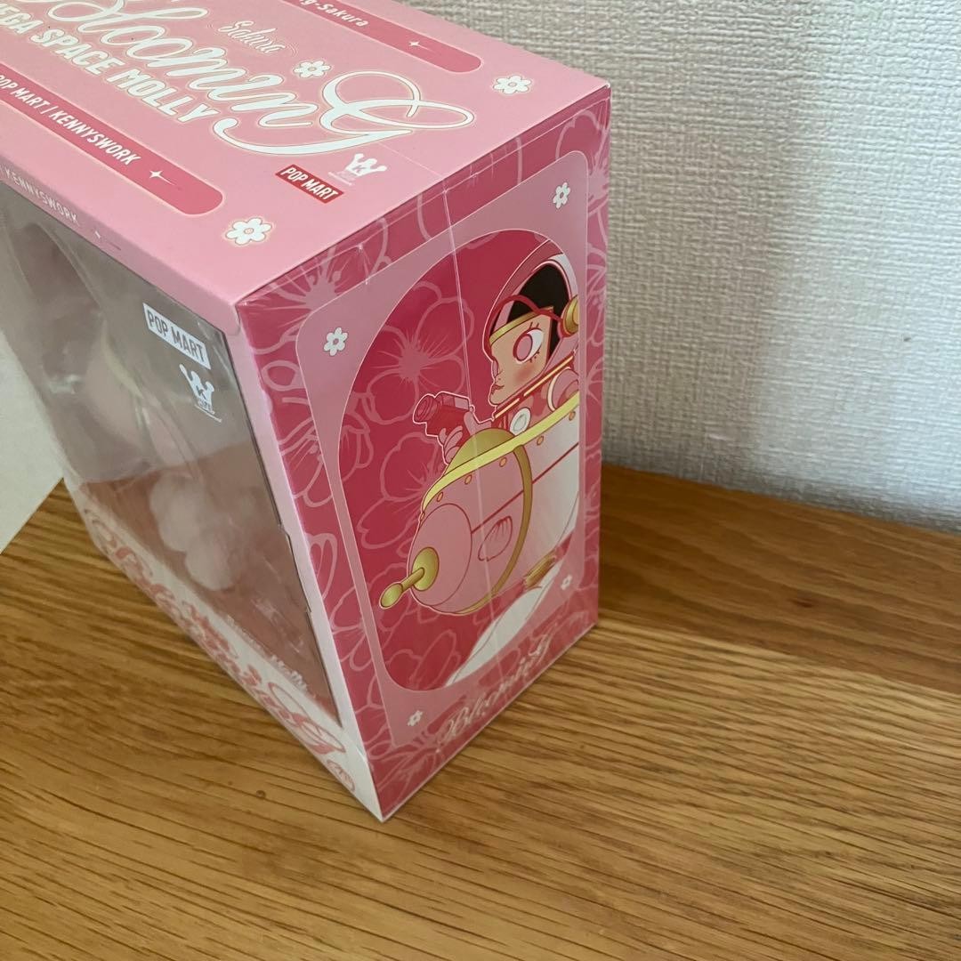 POP MART MEGA COLLECTIONS MEGA SPACE MOLLY 100% Blooming Sakura Japan Exclusive