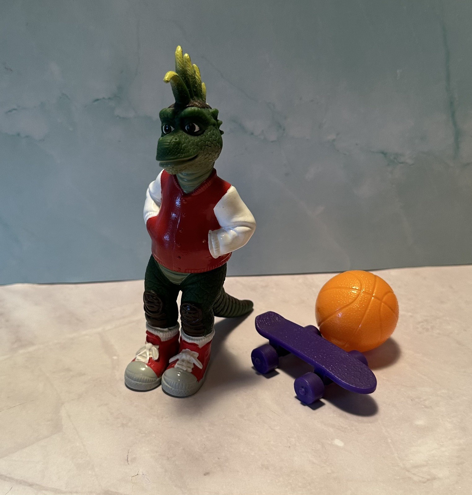 VTG Dinosaurs TV Show Figures-Sinclair Family Disney 1990s with Accessories Lot