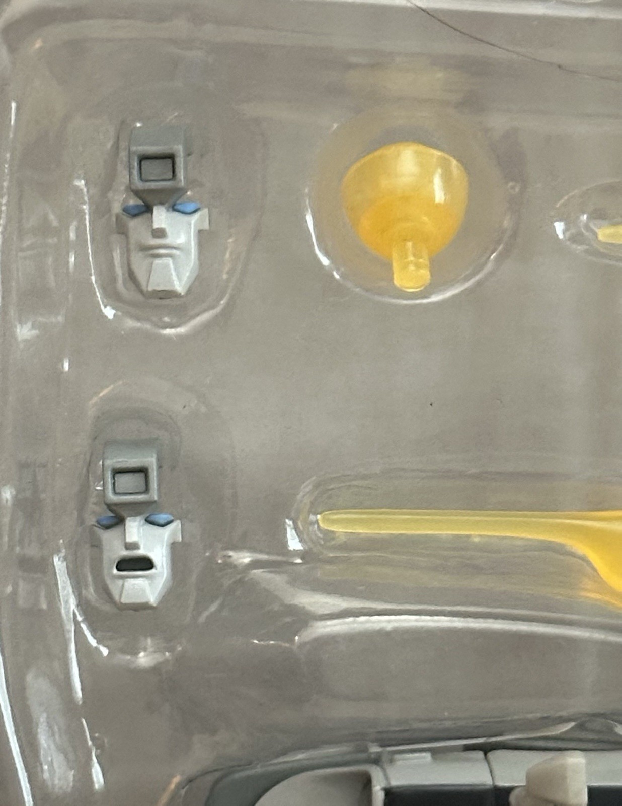 AUTHENTIC/OPENED MASTERPIECE – MP-18+ PLUS BLUESTREAK (TAKARA TOMY MP ANIME VER)