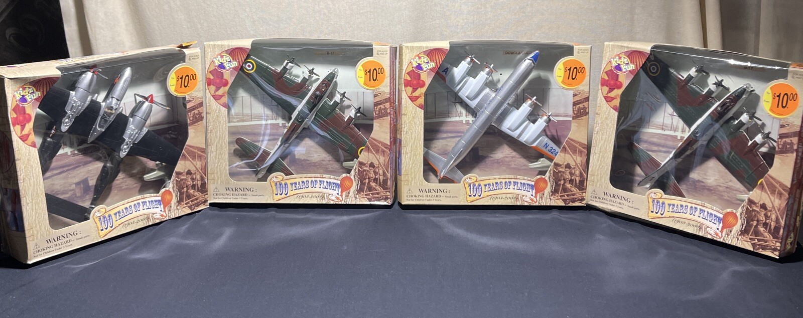 P-38 Lightning/B17/DOUGLAS DC-7 N324AA 100 YEARS OF FLIGHT KIDZ FUN LOT OF 4