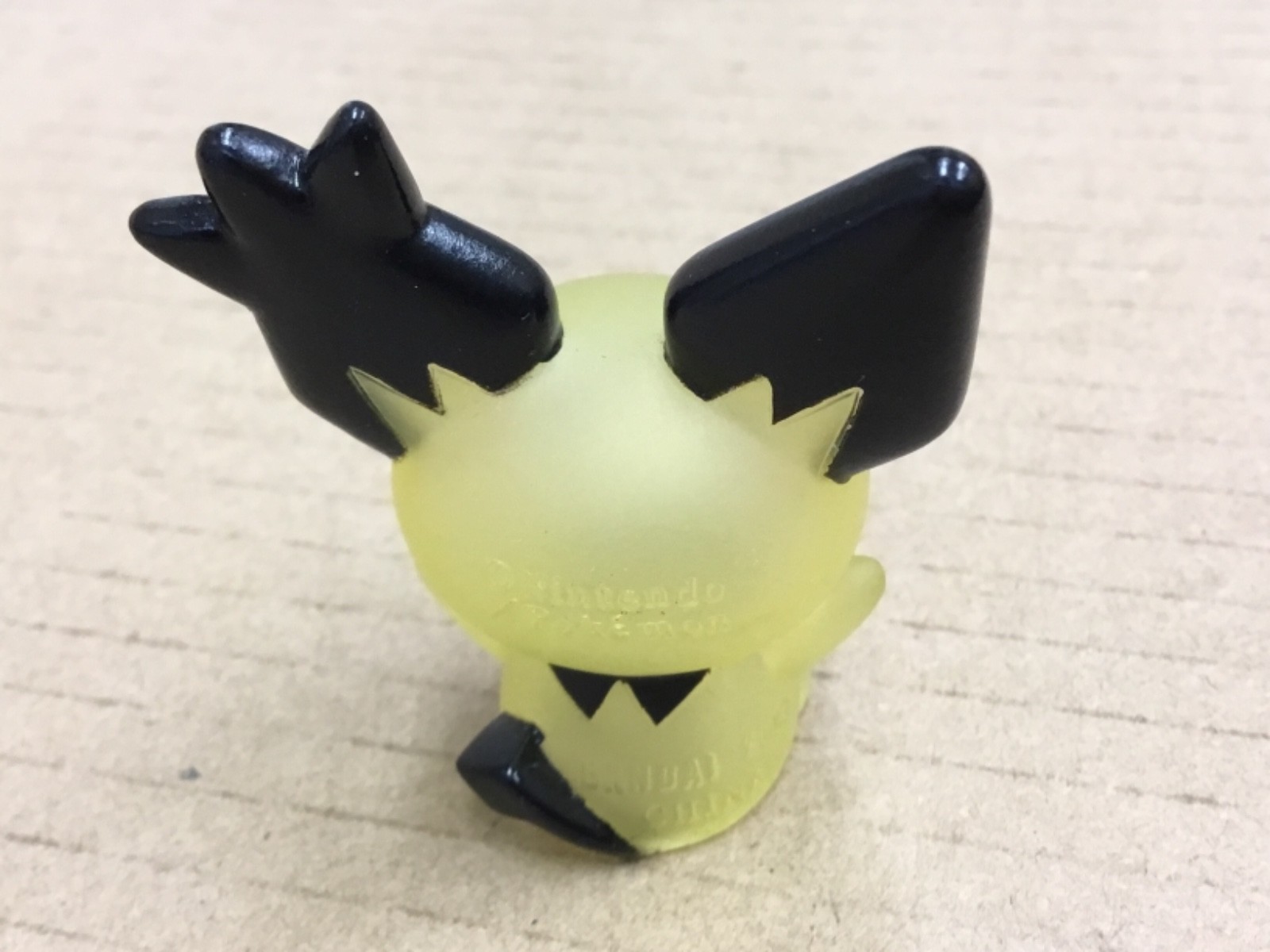2009 Pokemon Finger Puppet Clear Spiky-Eared Female Pichu Bandai