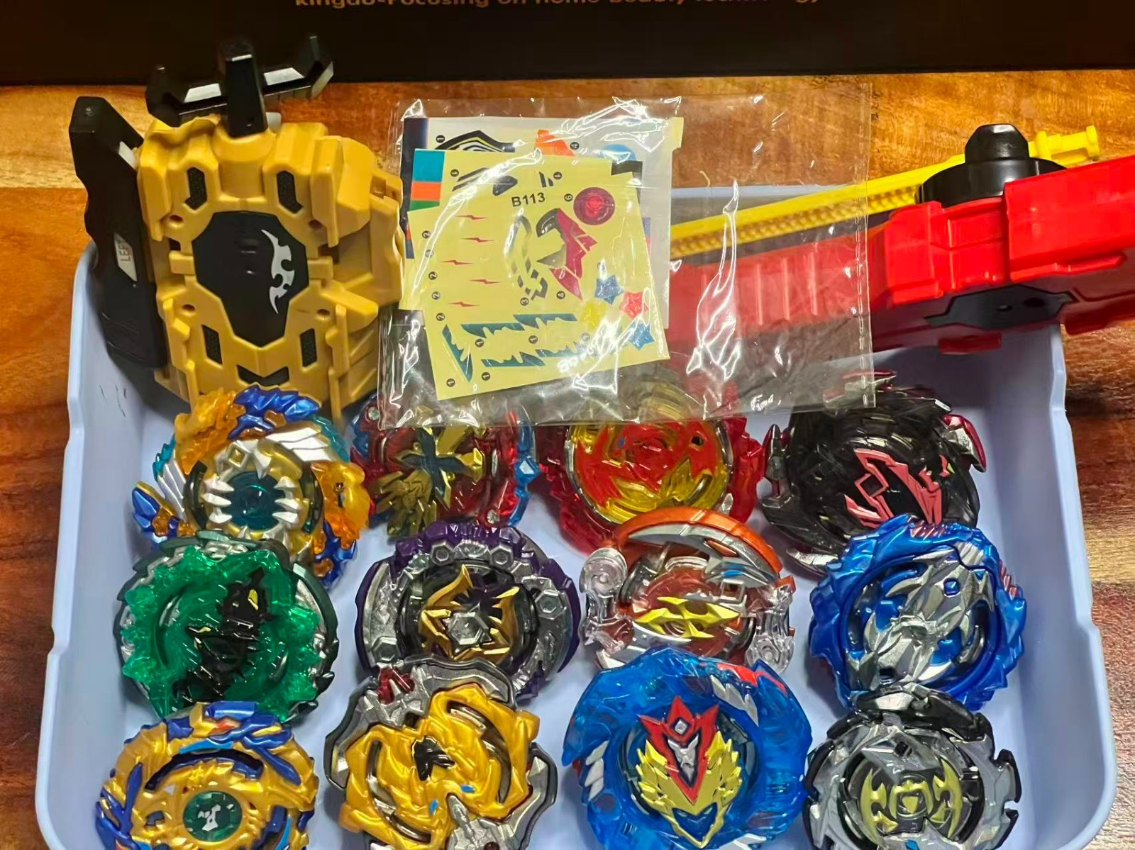 【Deluxe 12-Piece Bey Gyro Battle Set】12 Spinning Tops + Launchers + Storage Case