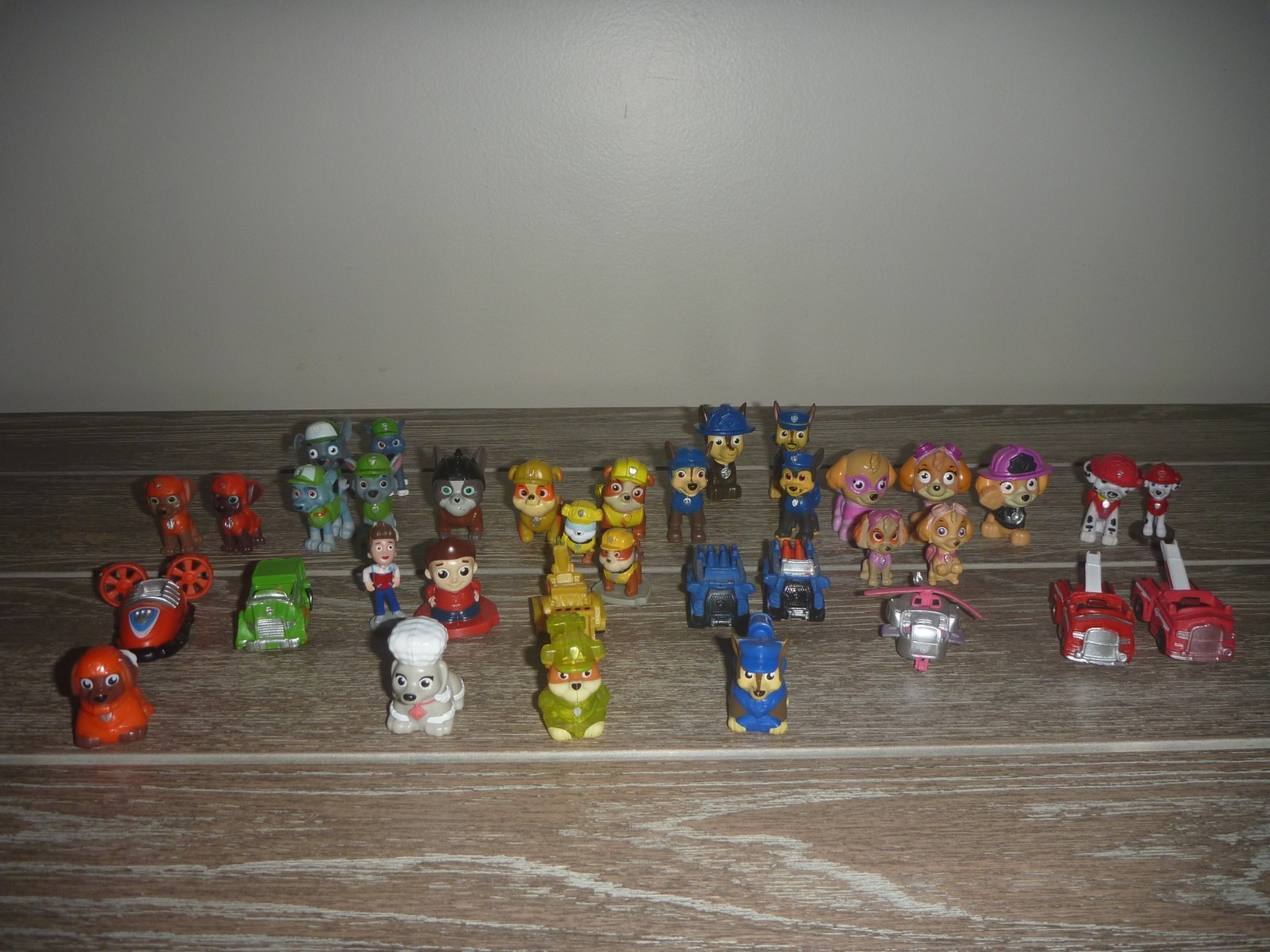 Lot 36 Paw Patrol MINI MICRO MOVERS Figures Vehicles RUBBLE SKYE HUBCAP ROCKY