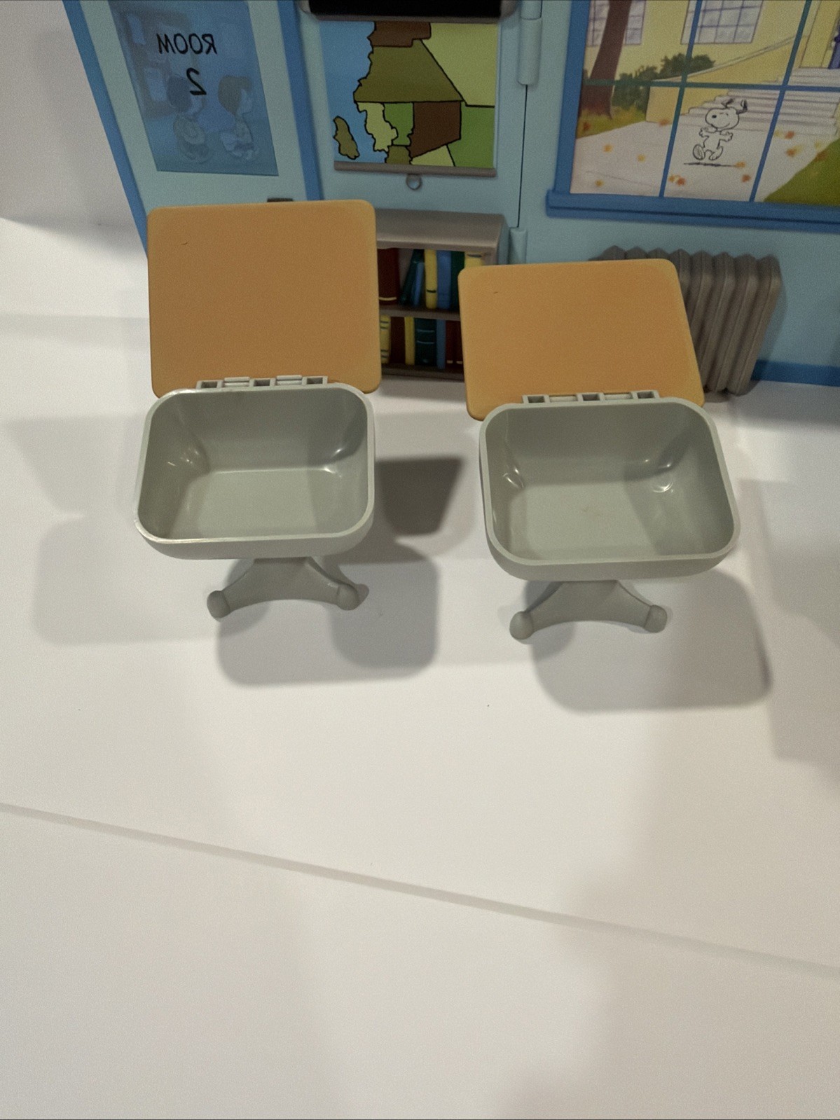 Peanuts – The Classroom Environment Plus Accessories – Desk Tested And Works!