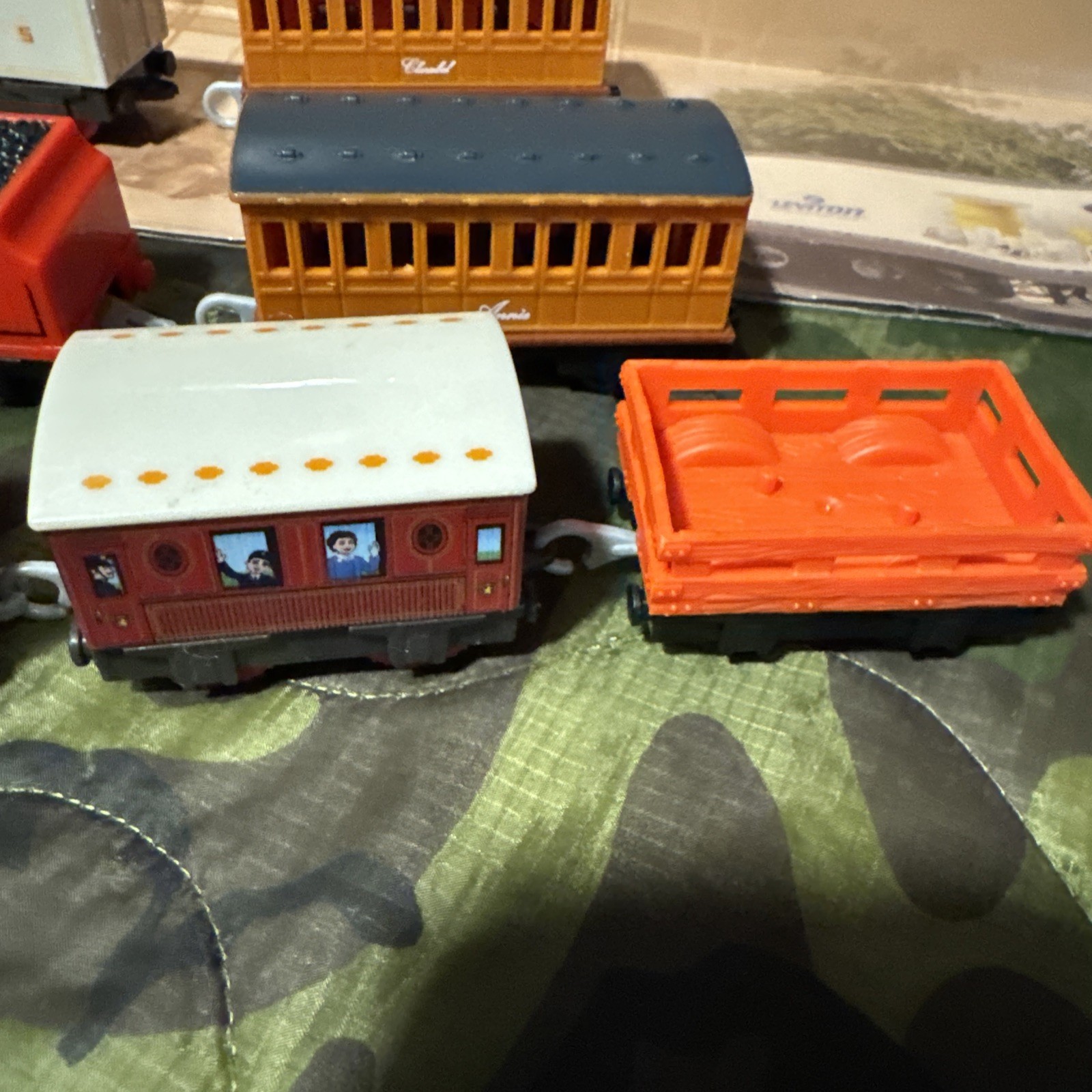 Trackmaster Thomas Motorized Train Lot of 4 Engines & Cars All Working.