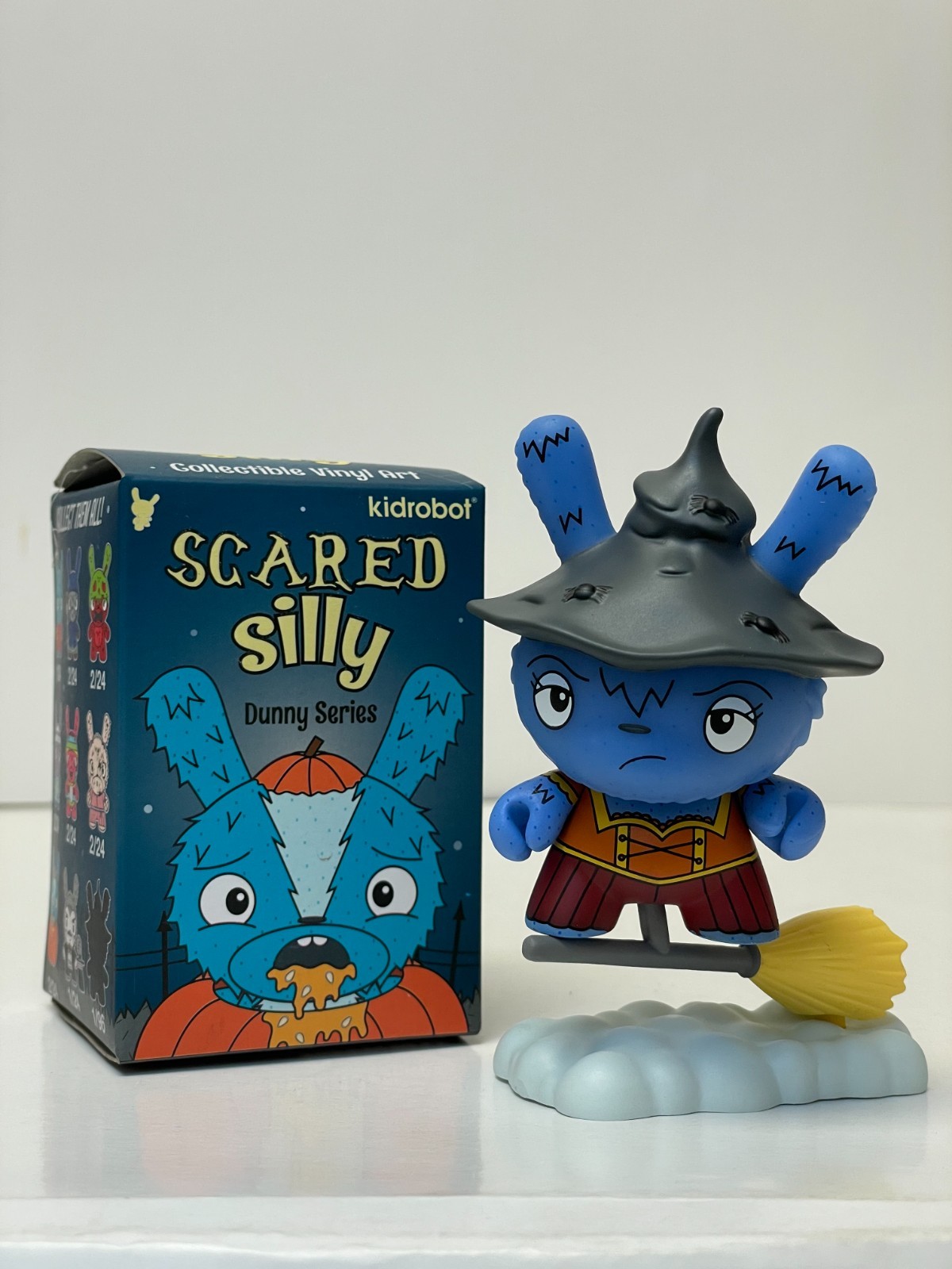 Kidrobot Scared Silly Dunny Series Case Exclusive Single Sealed Box