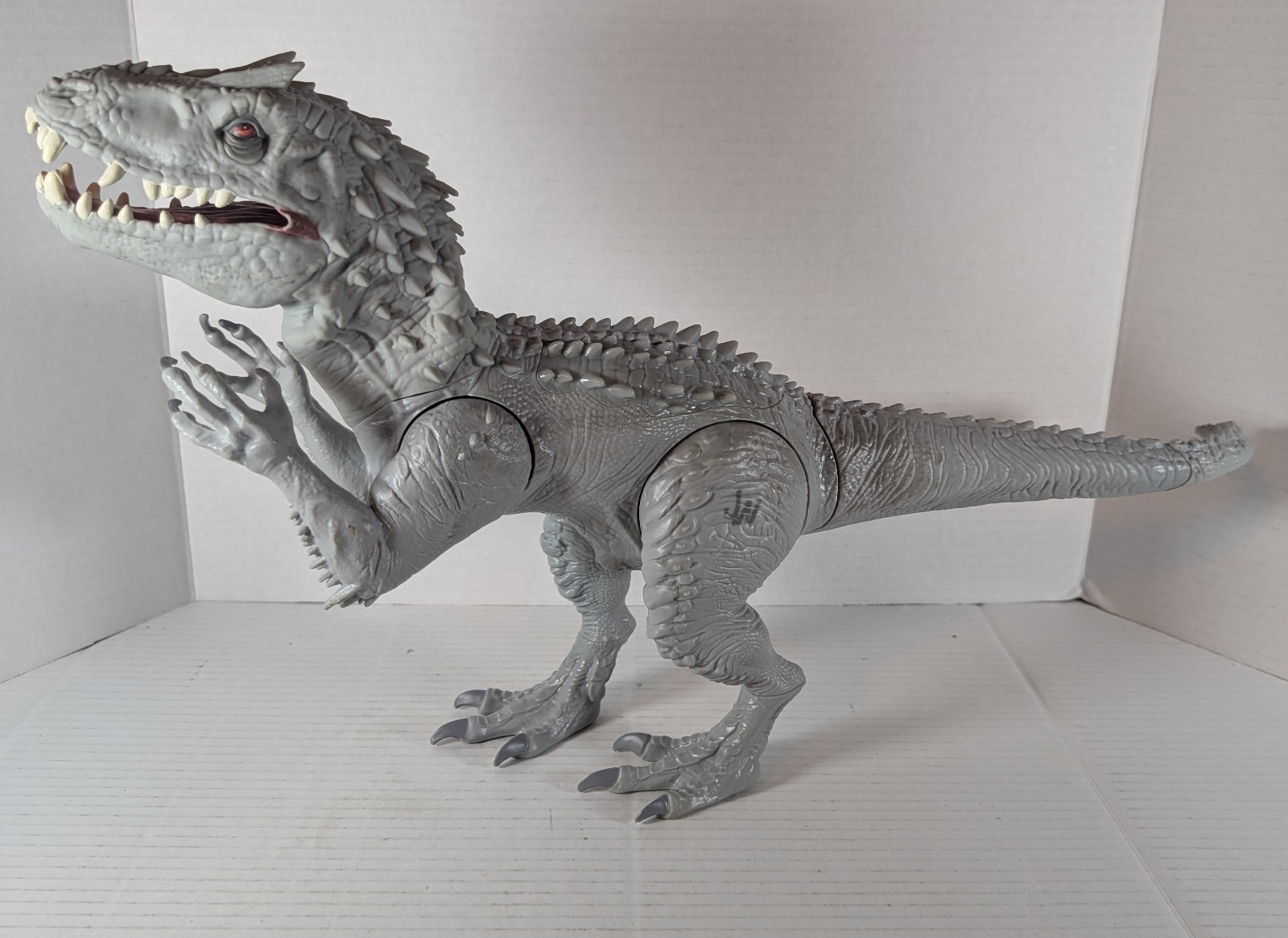 Jurassic World Indominus Rex 20” Dinosaur Figure 2014 Hasbro Lights & Sound
