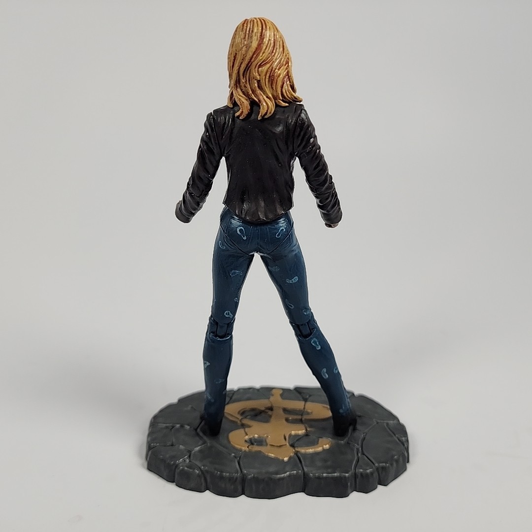 Lot of 4 Buffy the Vampire Slayer Action Figures Angel Master Willow 1999 Moore