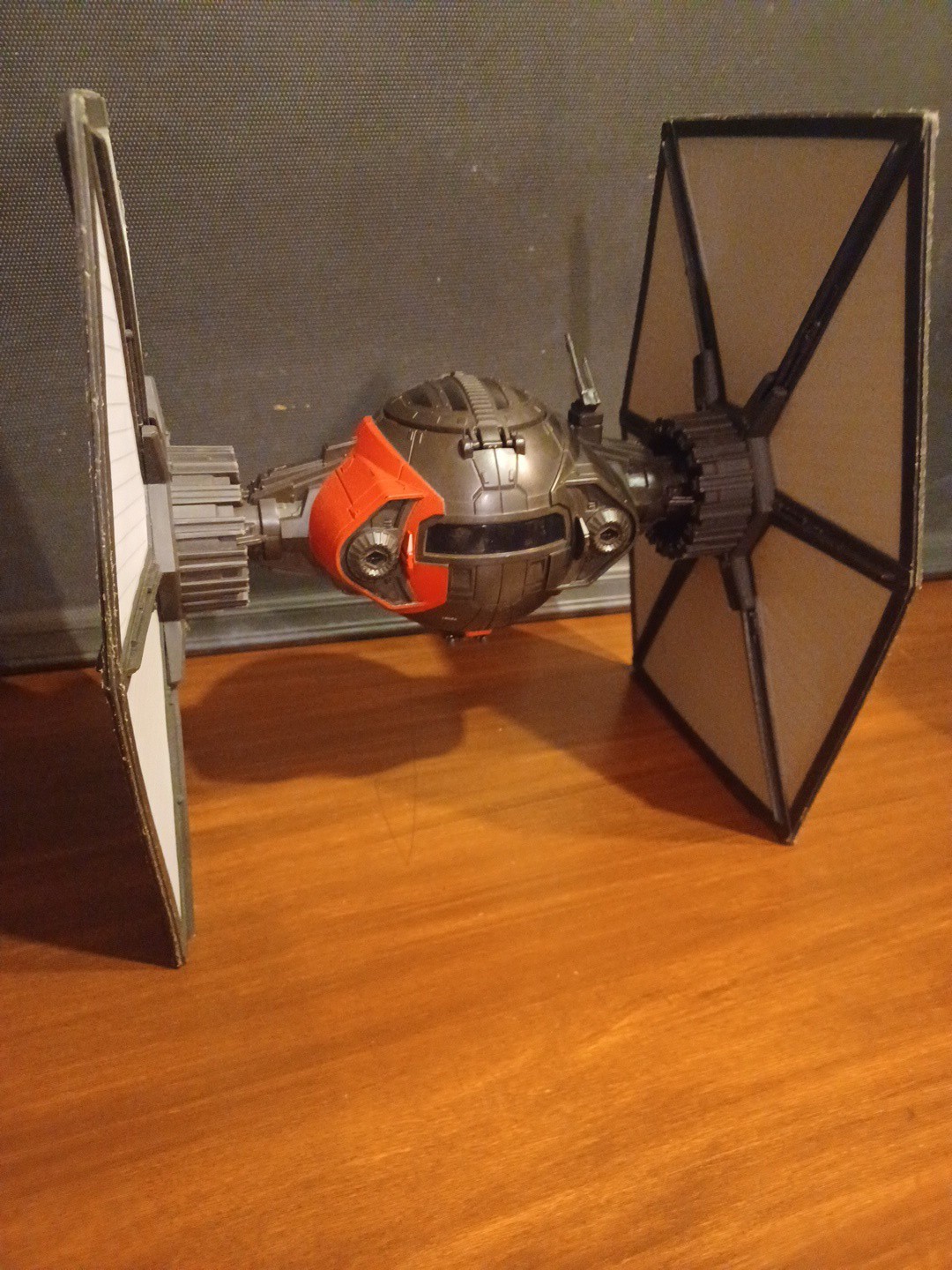 Star Wars – The Force Awakens – First Order Special Forces TIE Fighter w/Pilot