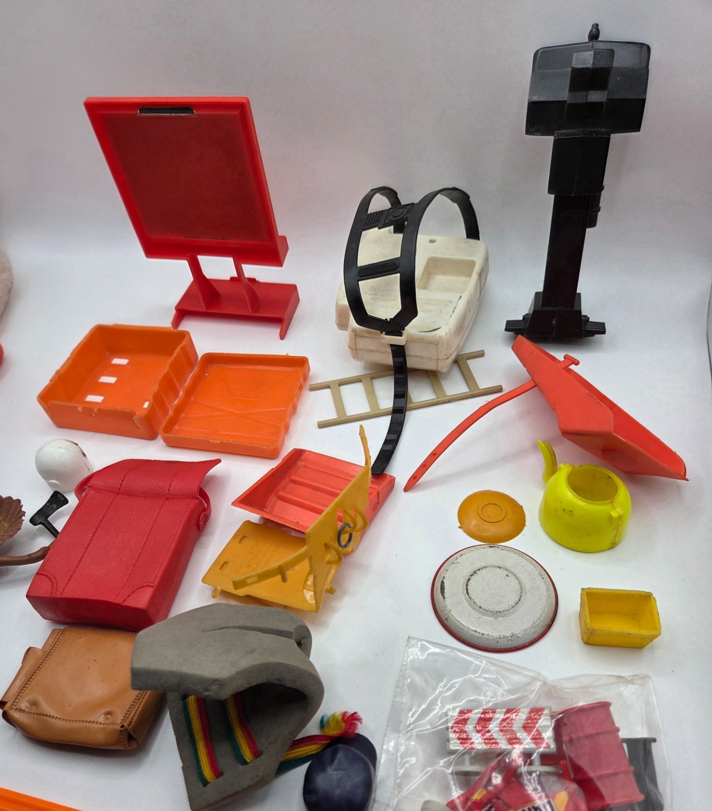 Action Figure-Playset accessories Collection of 35+ pcs 1960’s-1980’s Vintage