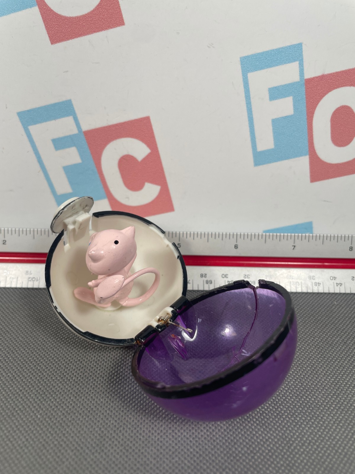 2000 Pokemon Basic Fun Mew Figure & Master Pokeball Retro Vintage RARE