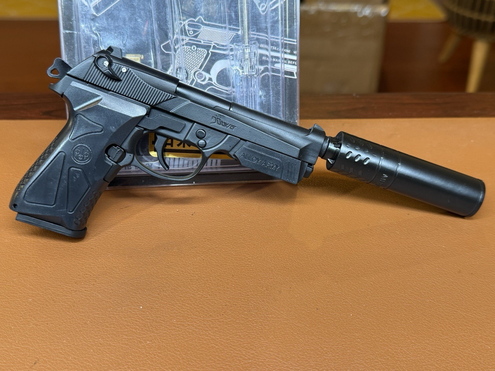 Mini Model Gun Beretta 90TWO Black Shell Eject 2 Tone 90 TWO Toy Collector Alloy