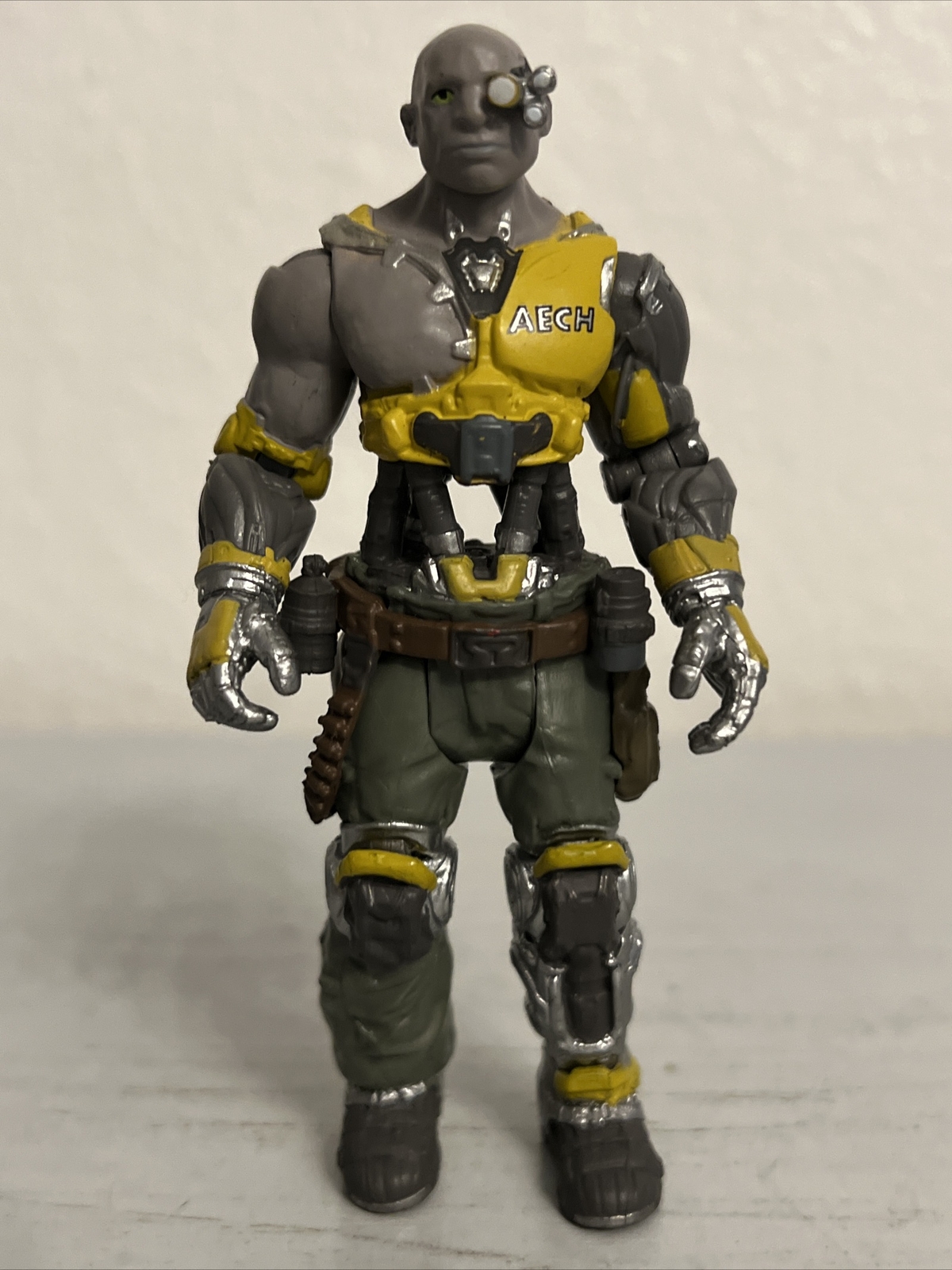 READY PLAYER ONE AECH 4” ACTION FIGURE TOY (PRE-OWNED)