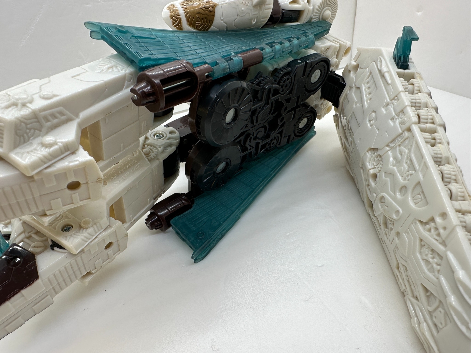 Transformers Voyager Cybertron Universe Vector Prime Action Figure