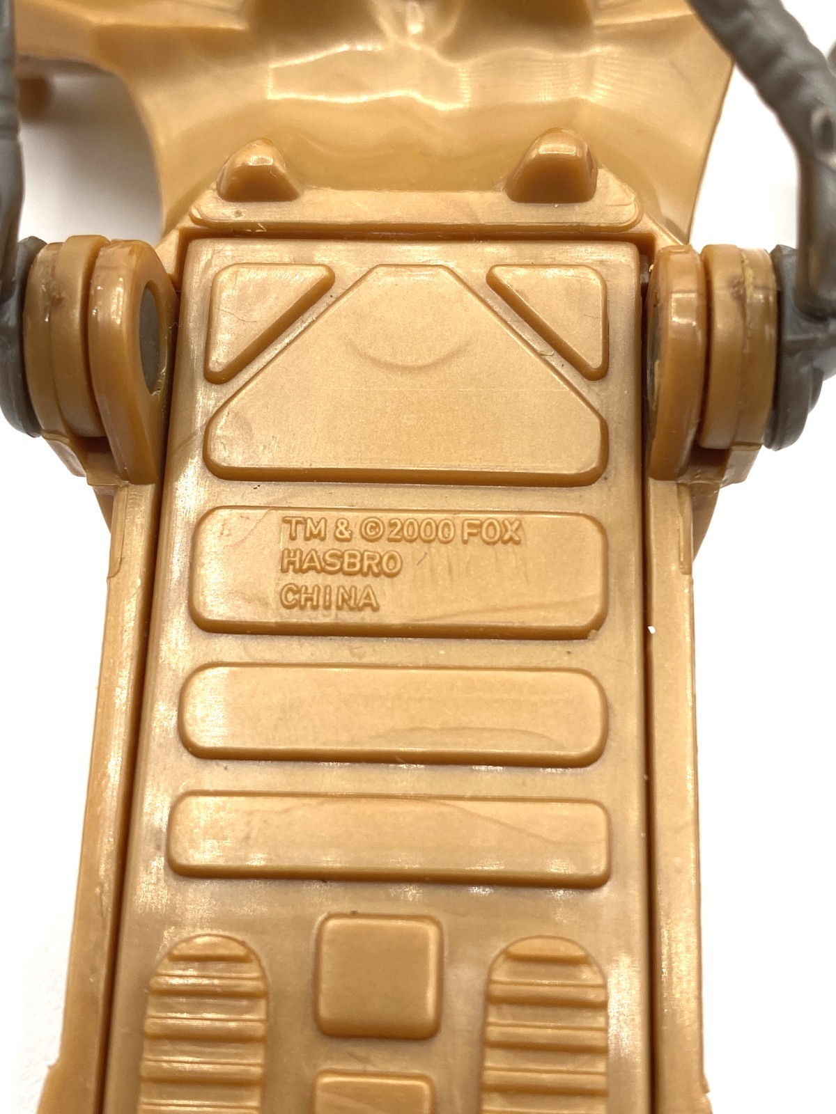 Titan A.E. E.V.A. Titan Suit and Cale with Pulsating Light Hasbro 2000 Complete
