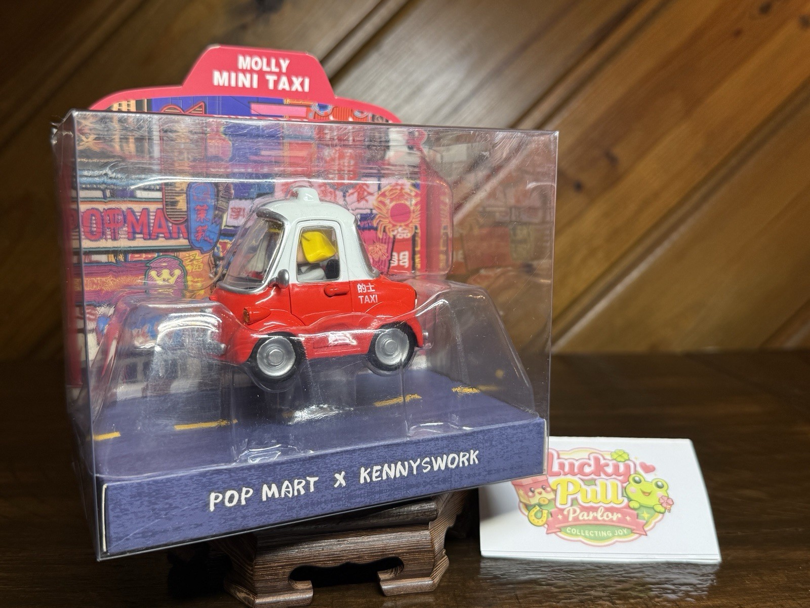 PopMart x Kennyswork – POPCAR super track – MOLLY Mini Taxi Figure 🚕