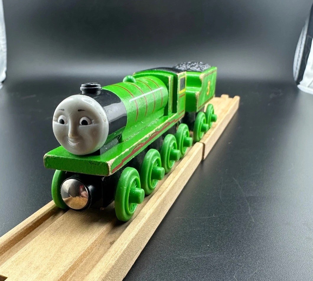 Learning Curve Thomas Henry Wooden Railway Train with Tender Vtg 2003 #3 Green