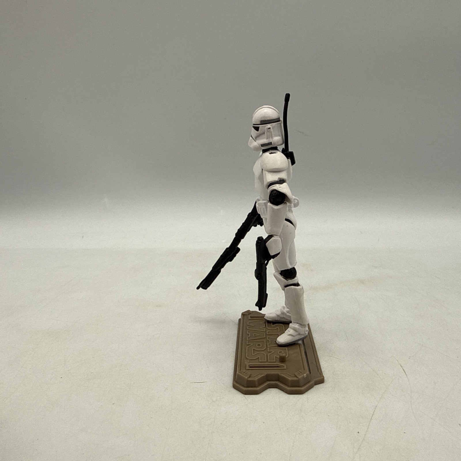 Star Wars Republic Plain White Clone Trooper 3.75&Prime; Loose Action Figure W/ Stand