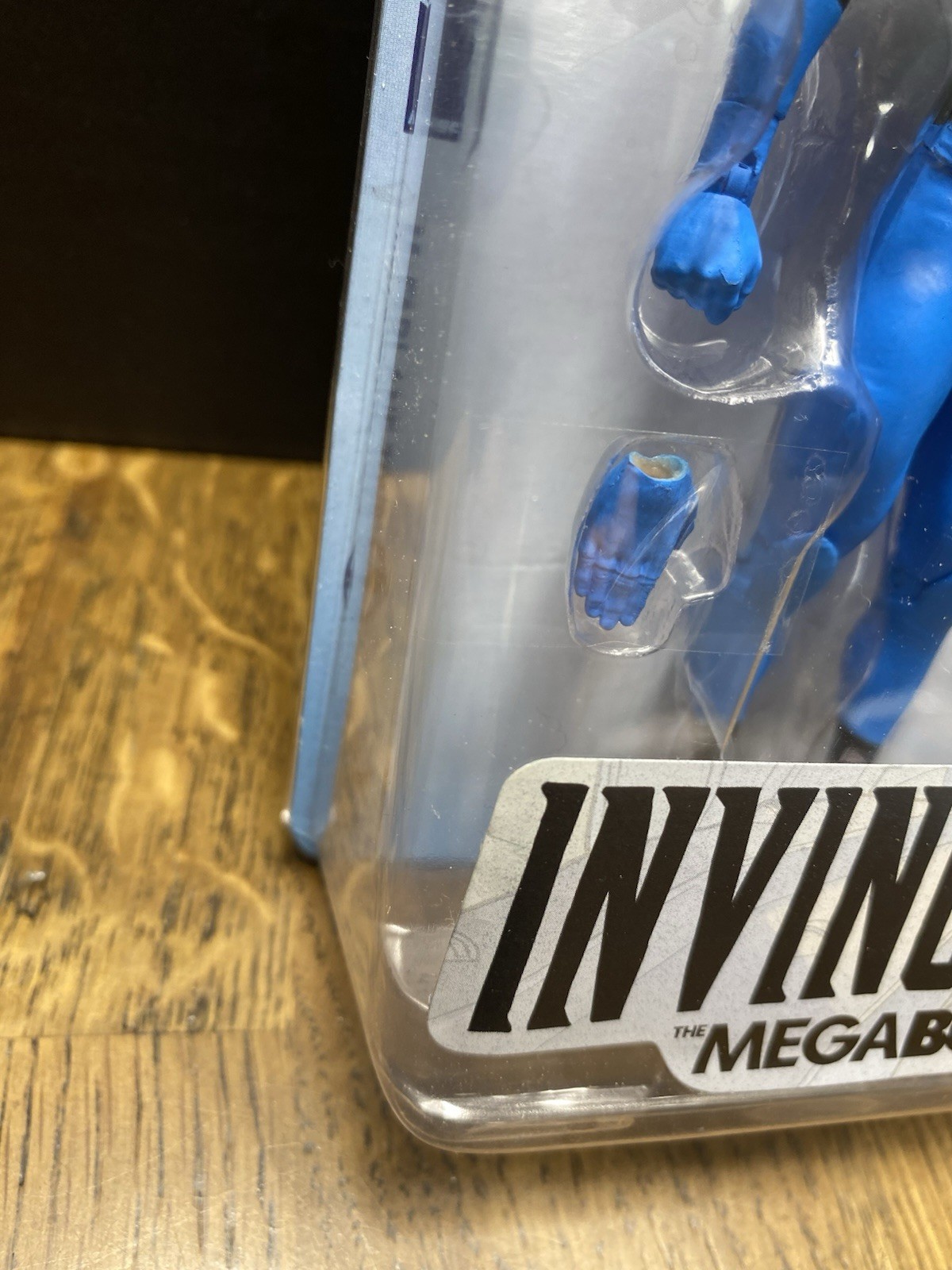 Skybound Invincible Megabox Exclusive Blue Suit NEW