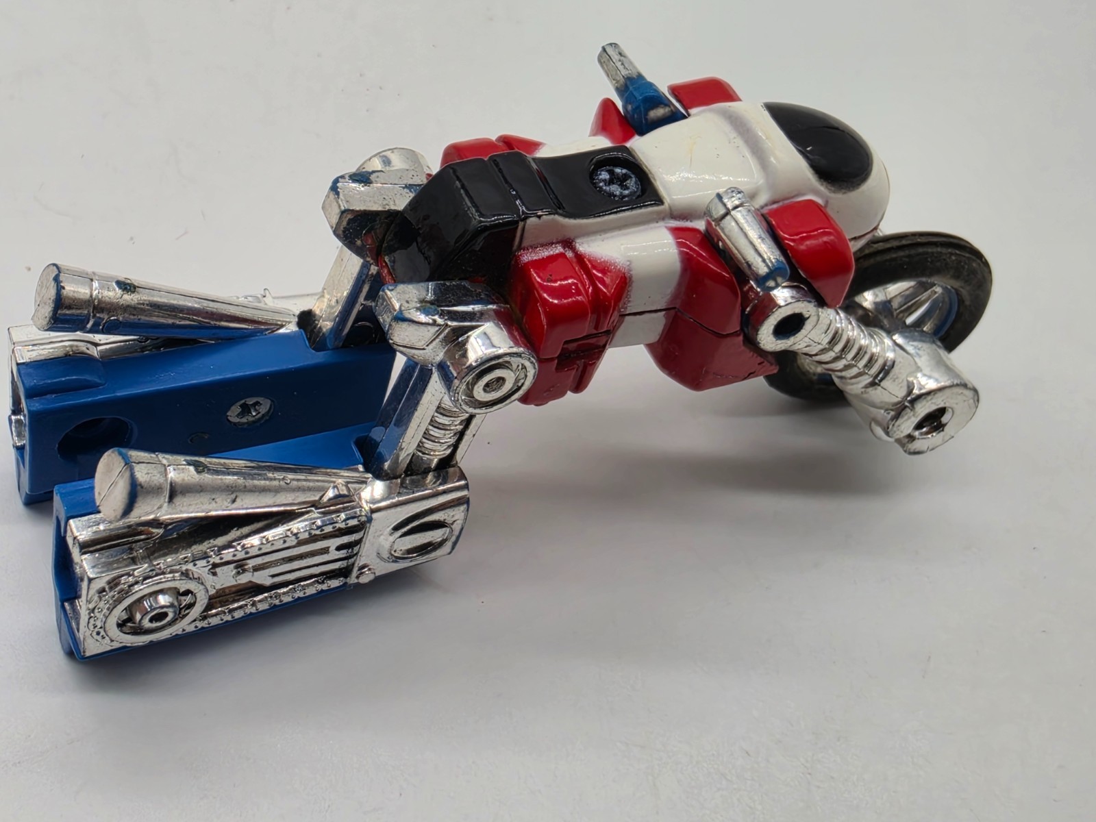 1982 GoBots 3&Prime; Cy-Kill Motorcycle Figure Tonka Bandai MR-01 w 1 Wheel incomplete
