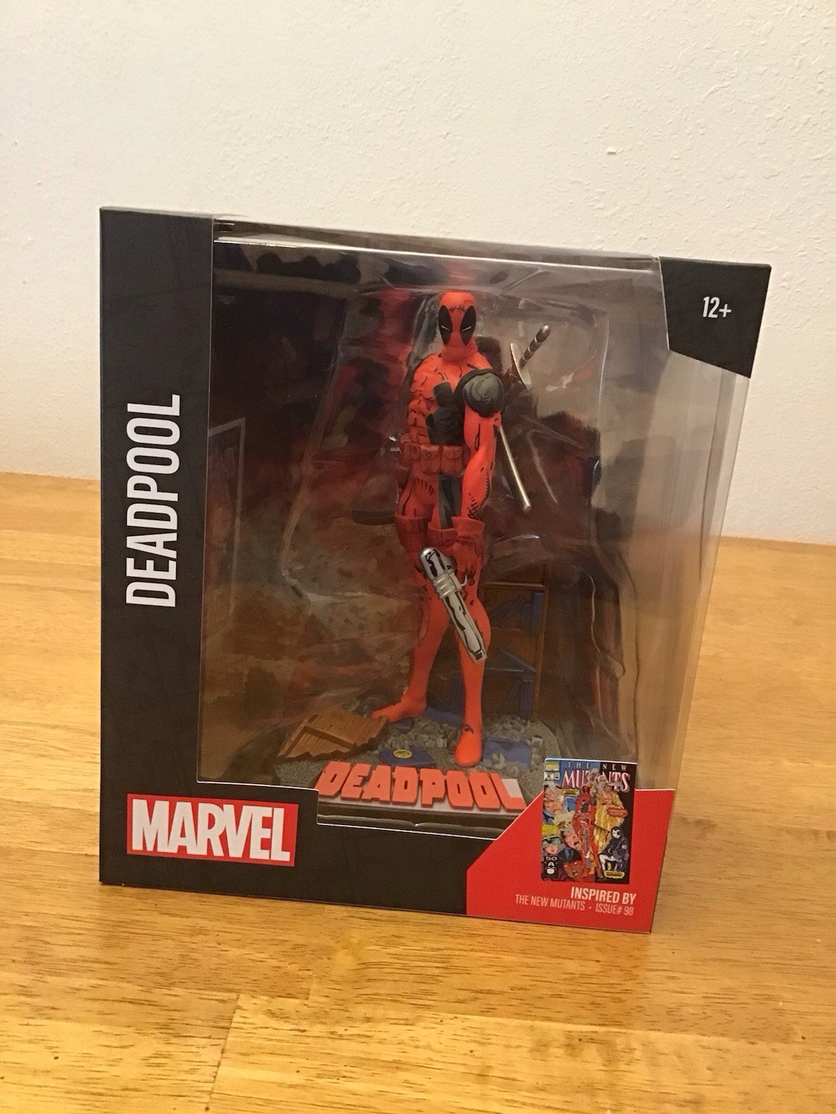 McFarlane Marvel – Deadpool Statue (Inspired By The New Mutants #98)