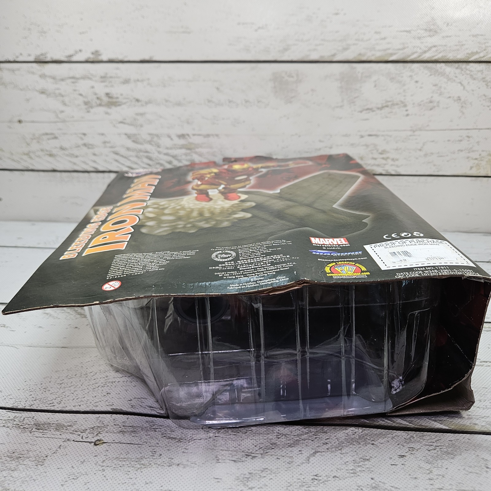 Diamond Select Marvel Select Bleeding Edge Iron Man 2014 7&Prime; Figure Box Damage